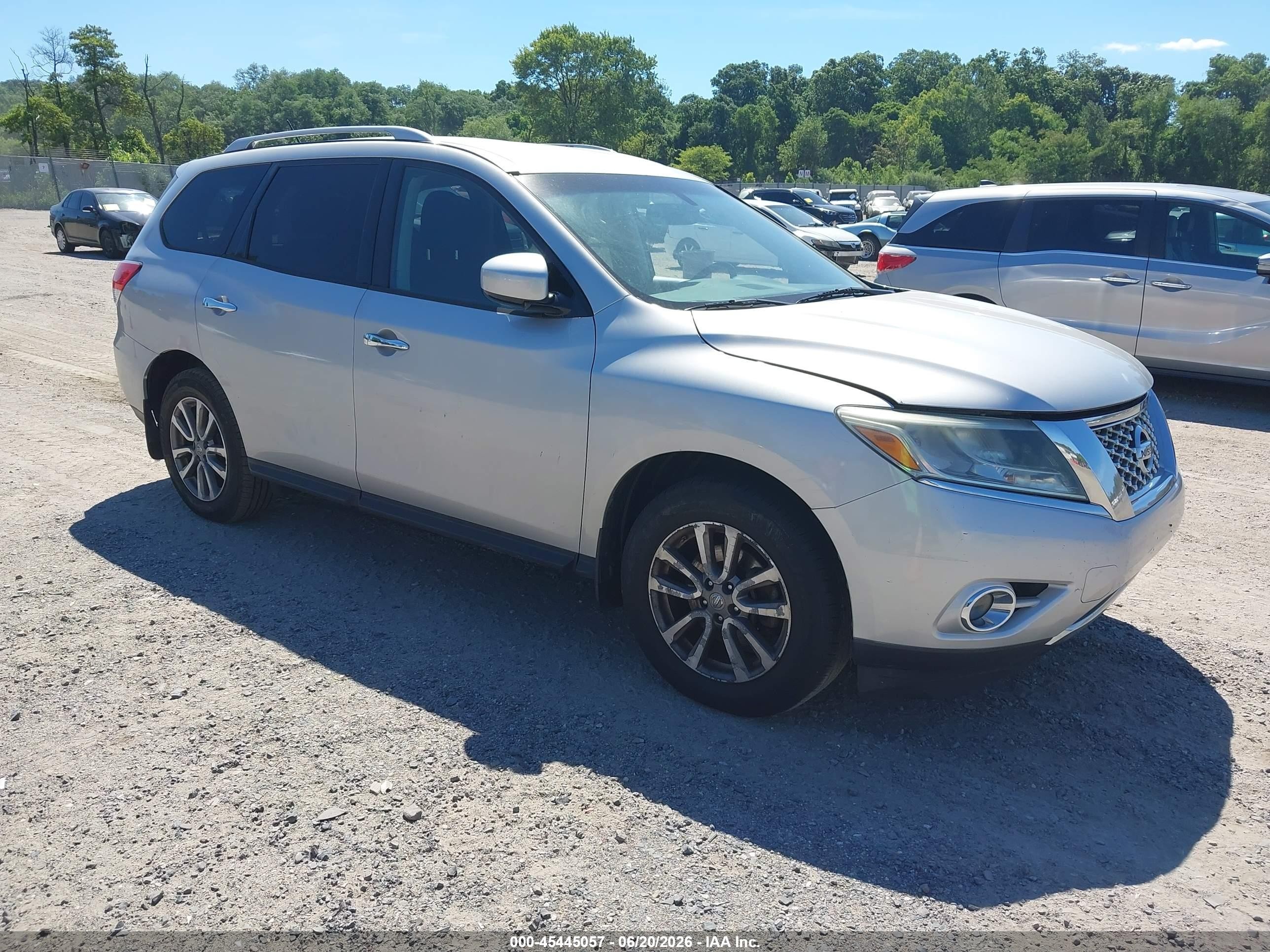 2015 Nissan Pathfinder Sv Silver vin: 5N1AR2MN6FC698015