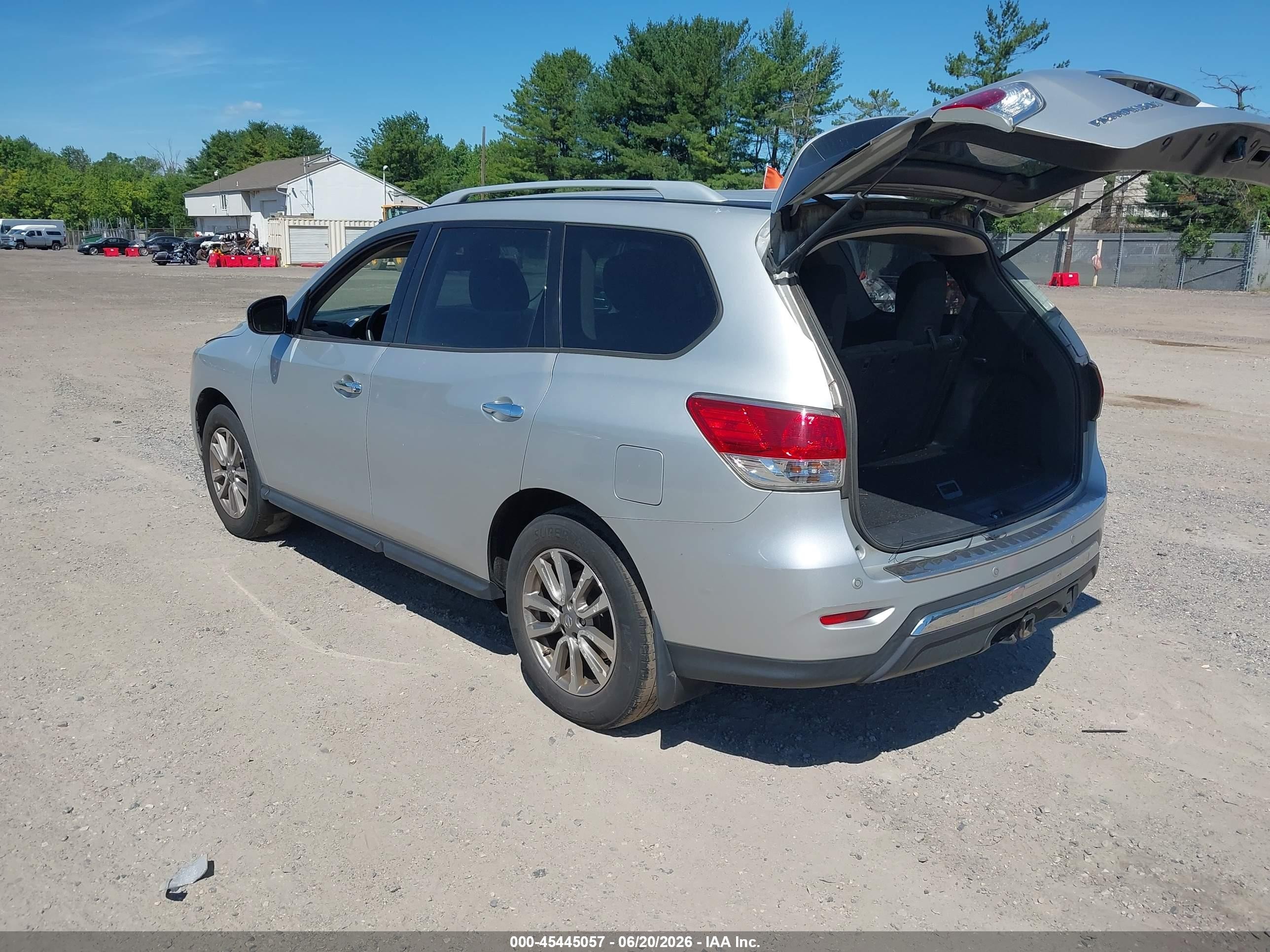 2015 Nissan Pathfinder Sv Silver vin: 5N1AR2MN6FC698015