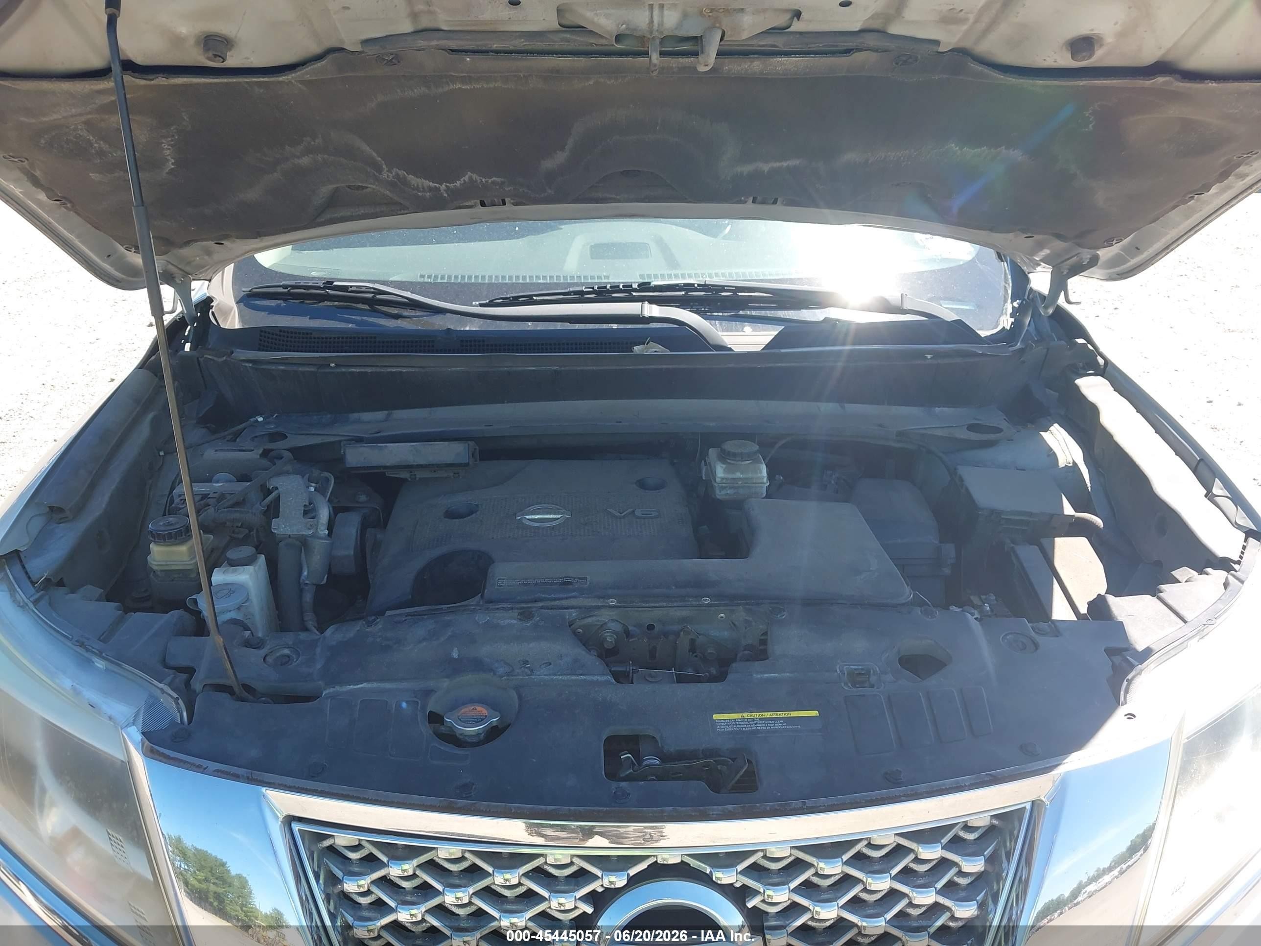 2015 Nissan Pathfinder Sv Silver vin: 5N1AR2MN6FC698015