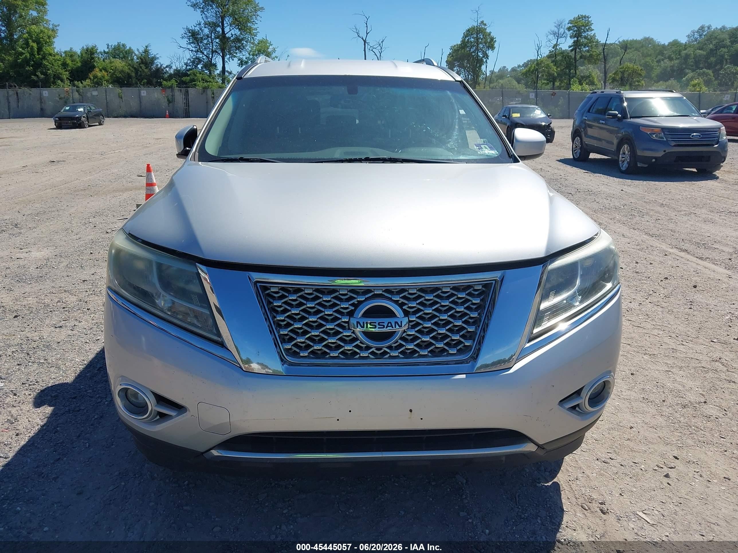 2015 Nissan Pathfinder Sv Silver vin: 5N1AR2MN6FC698015