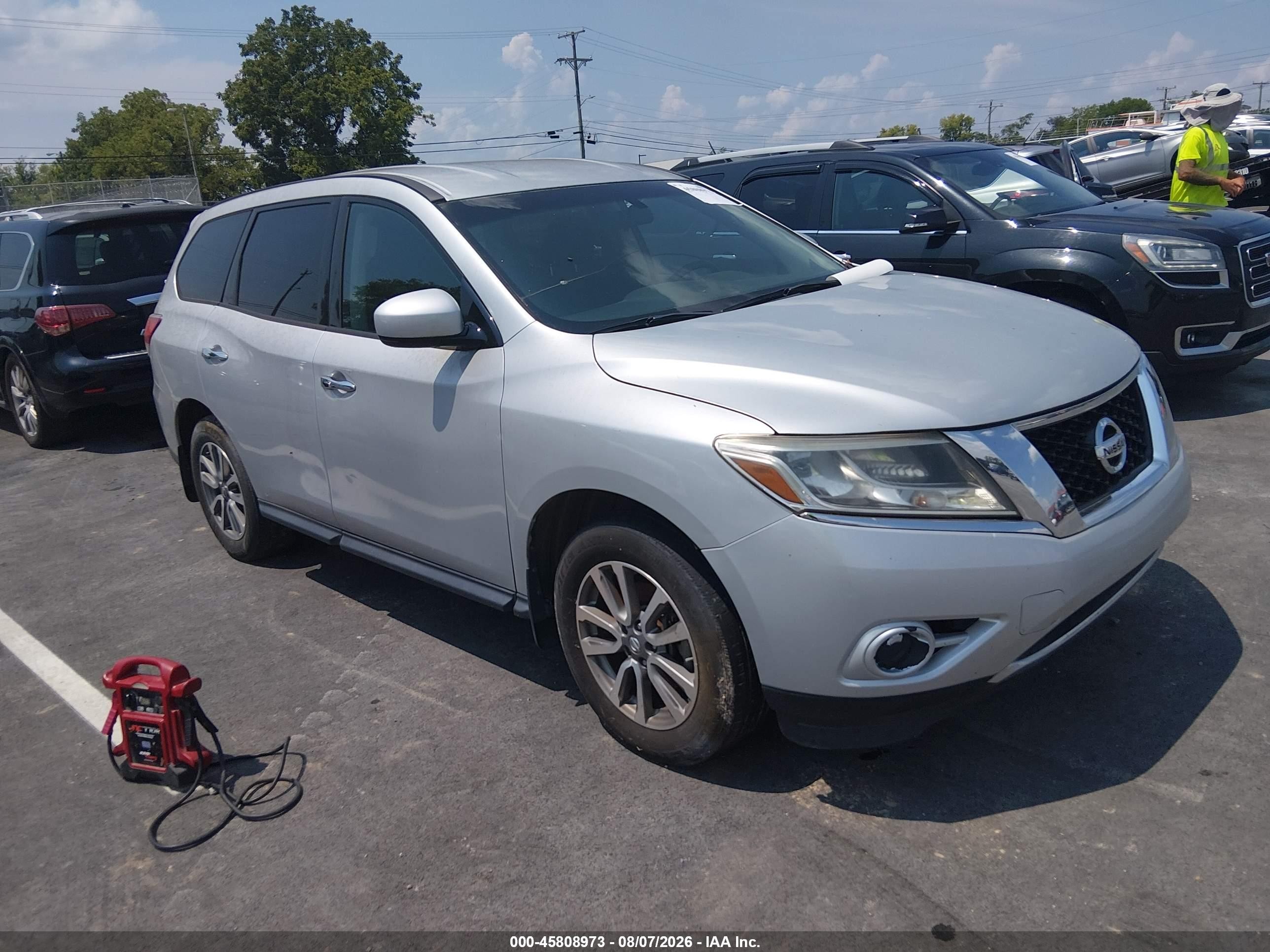 2013 Nissan Pathfinder S Silver vin: 5N1AR2MN7DC605726