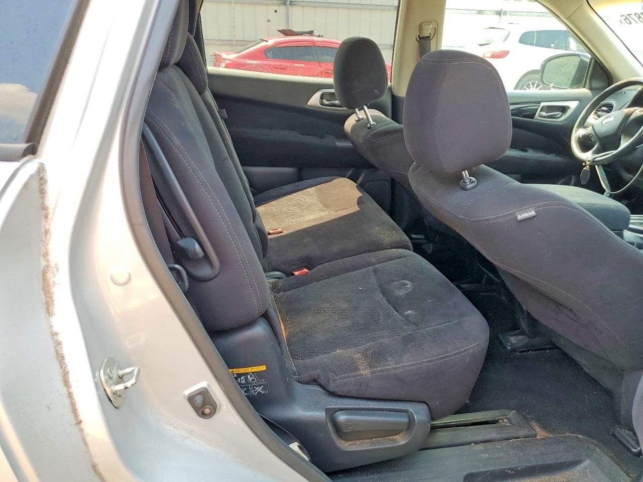 2013 Nissan Pathfinder S Silver vin: 5N1AR2MN7DC608321
