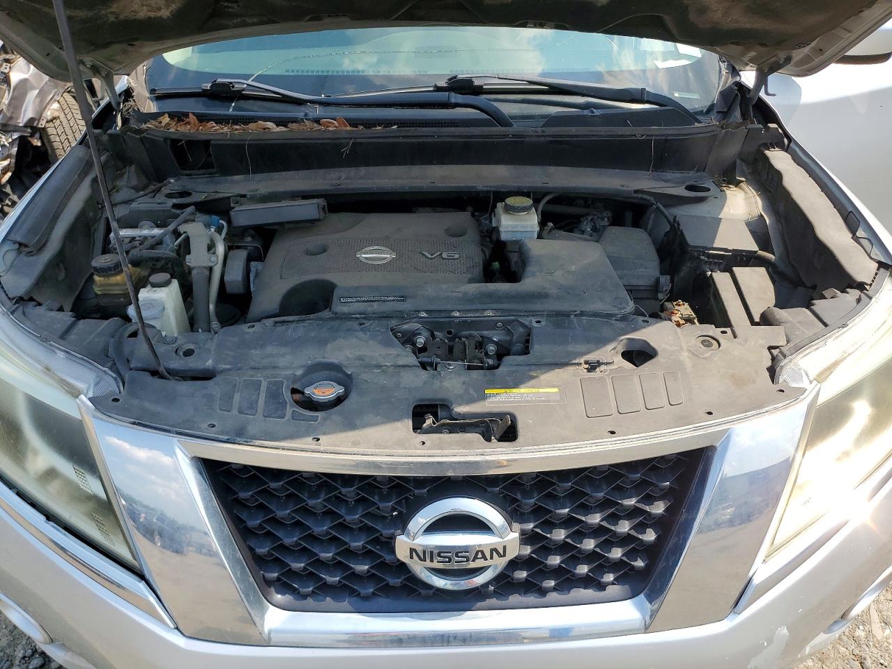 2013 Nissan Pathfinder S Silver vin: 5N1AR2MN7DC608321
