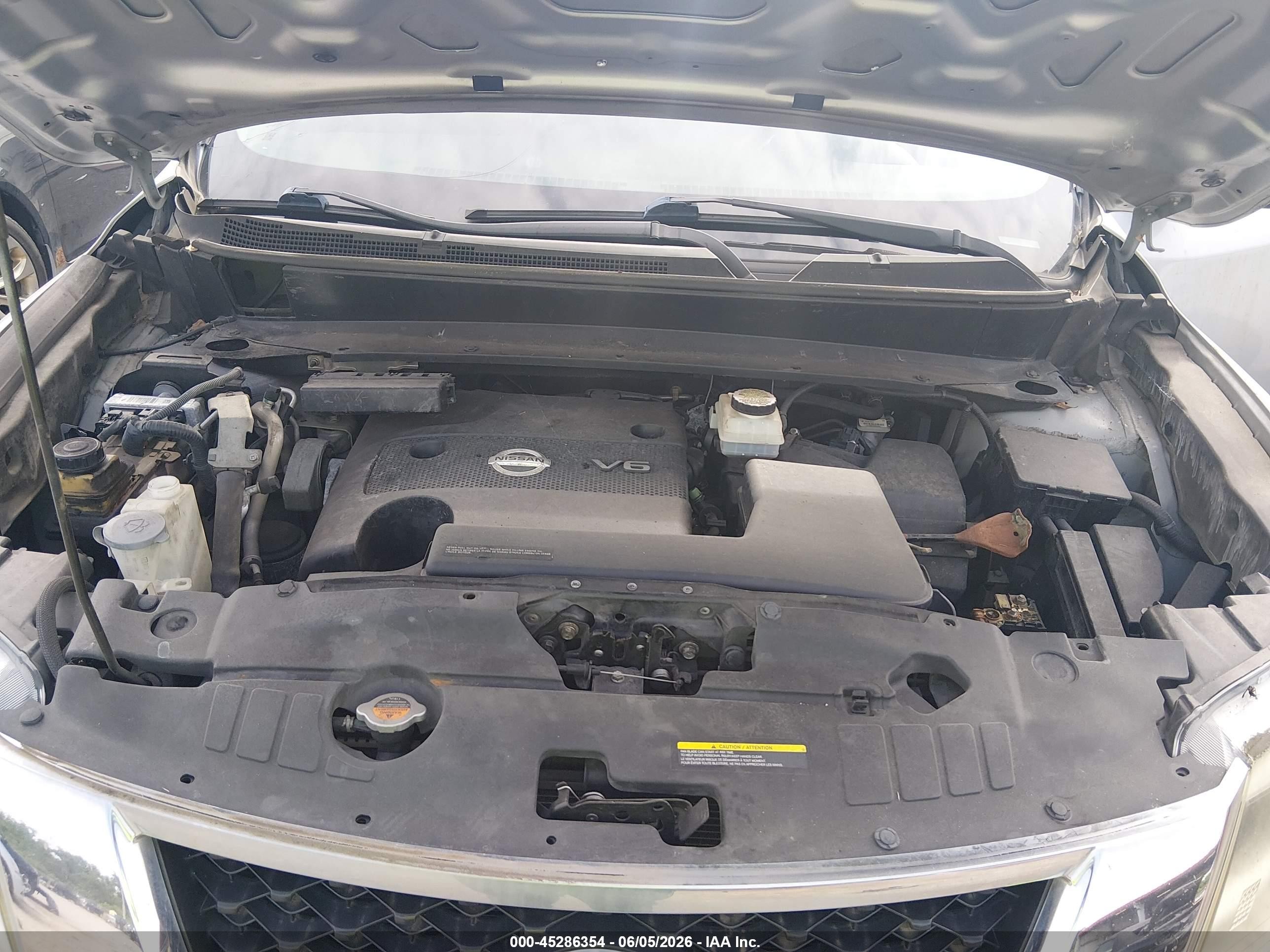 2013 Nissan Pathfinder Sv Silver vin: 5N1AR2MN7DC647832