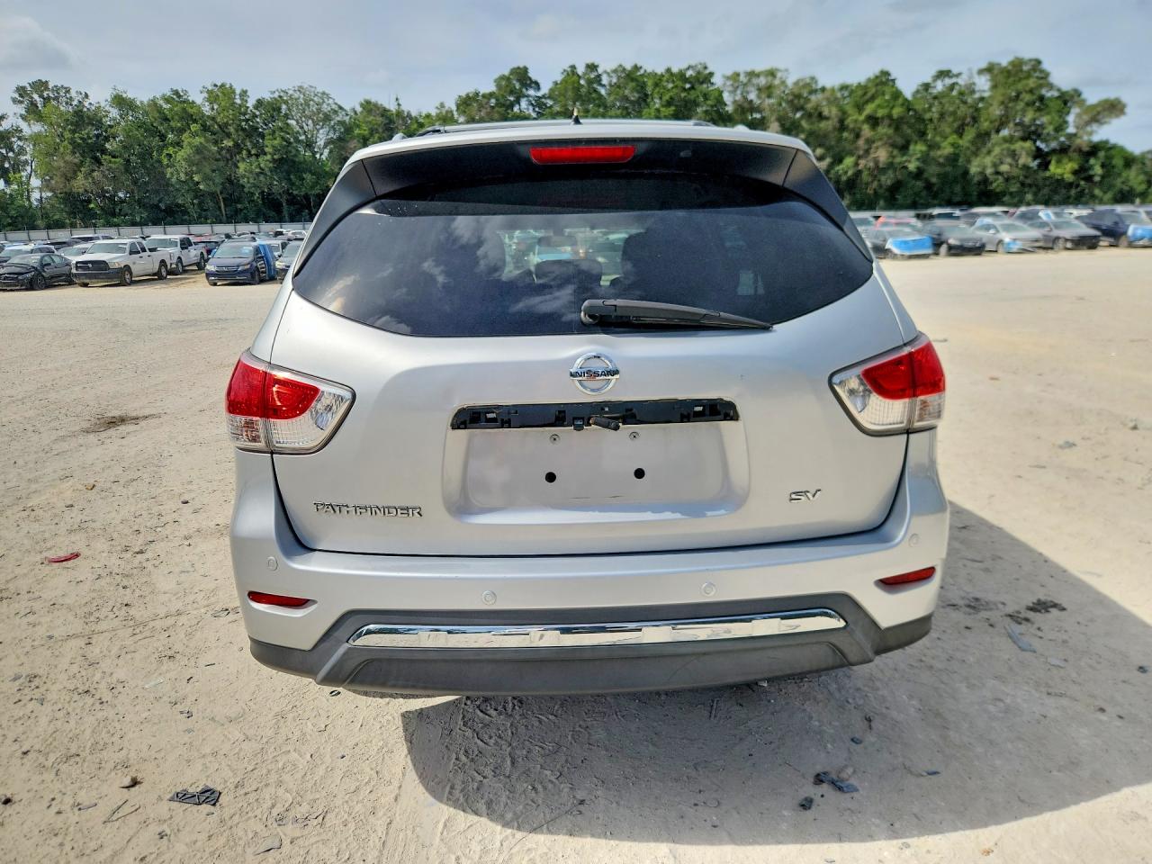 2013 Nissan Pathfinder S Silver vin: 5N1AR2MN7DC651704