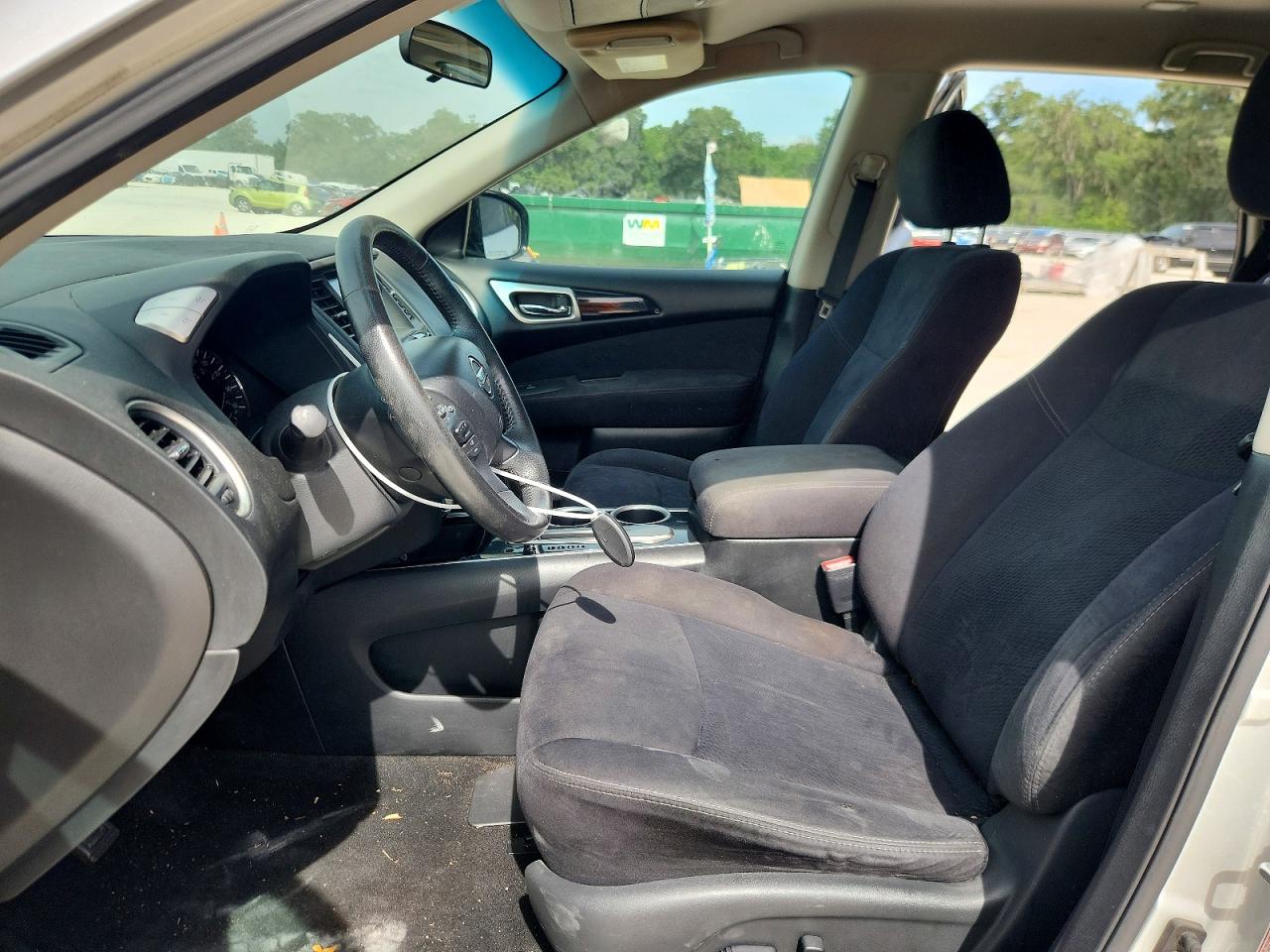 2013 Nissan Pathfinder S Silver vin: 5N1AR2MN7DC651704