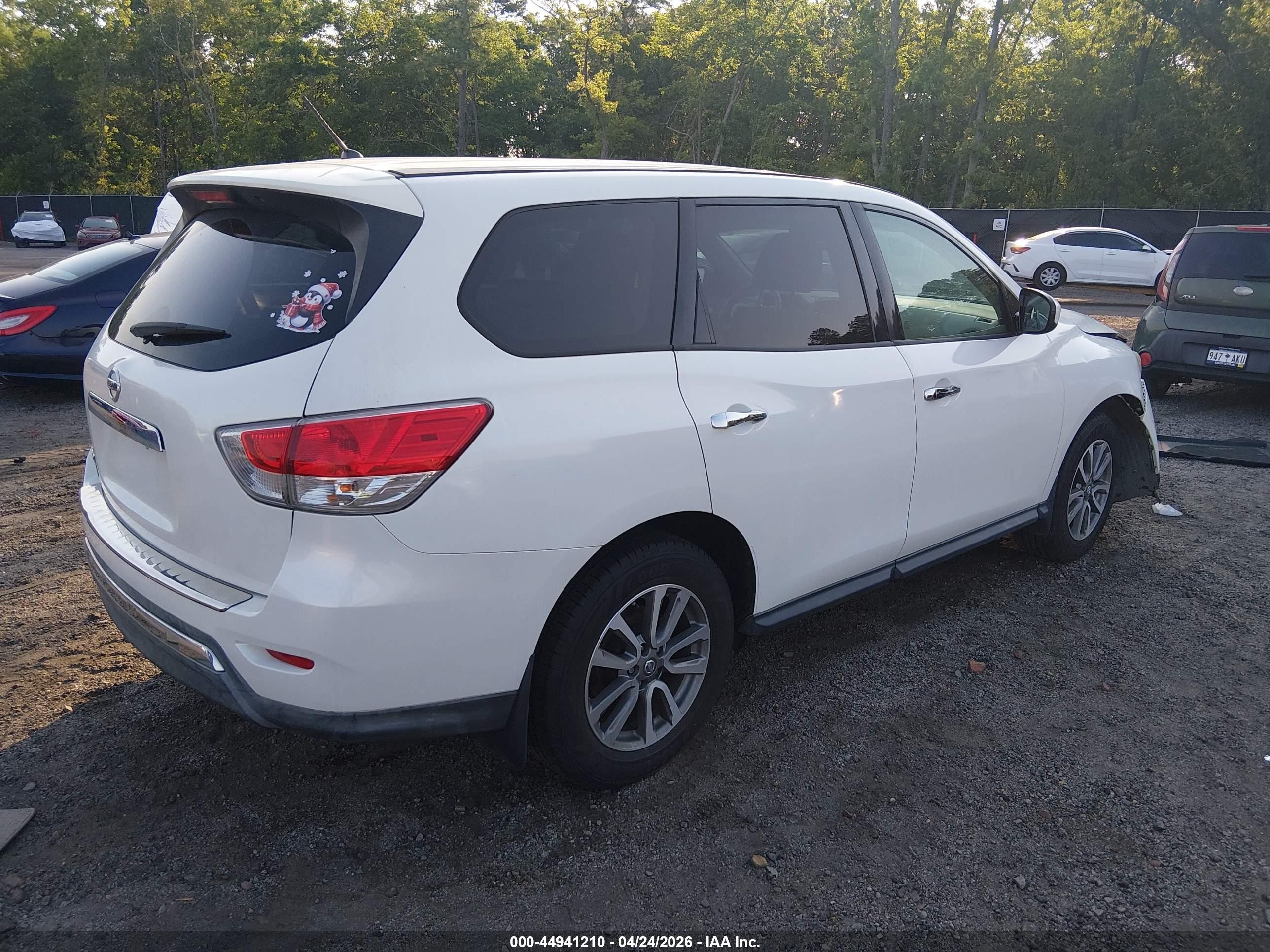 2013 Nissan Pathfinder S White vin: 5N1AR2MN7DC683505