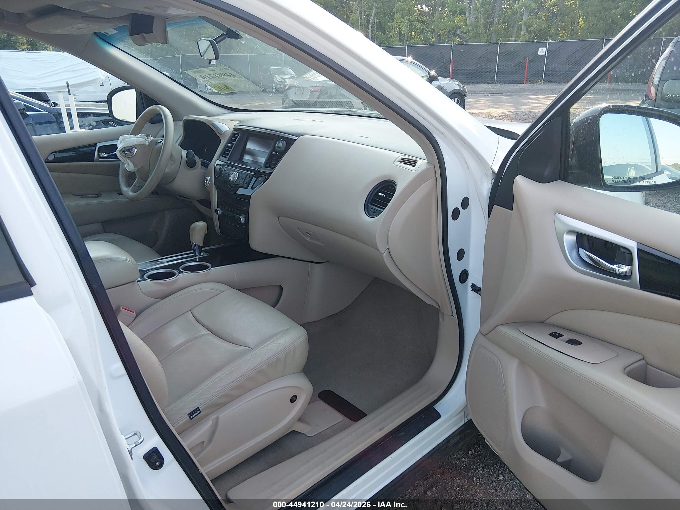 2013 Nissan Pathfinder S White vin: 5N1AR2MN7DC683505