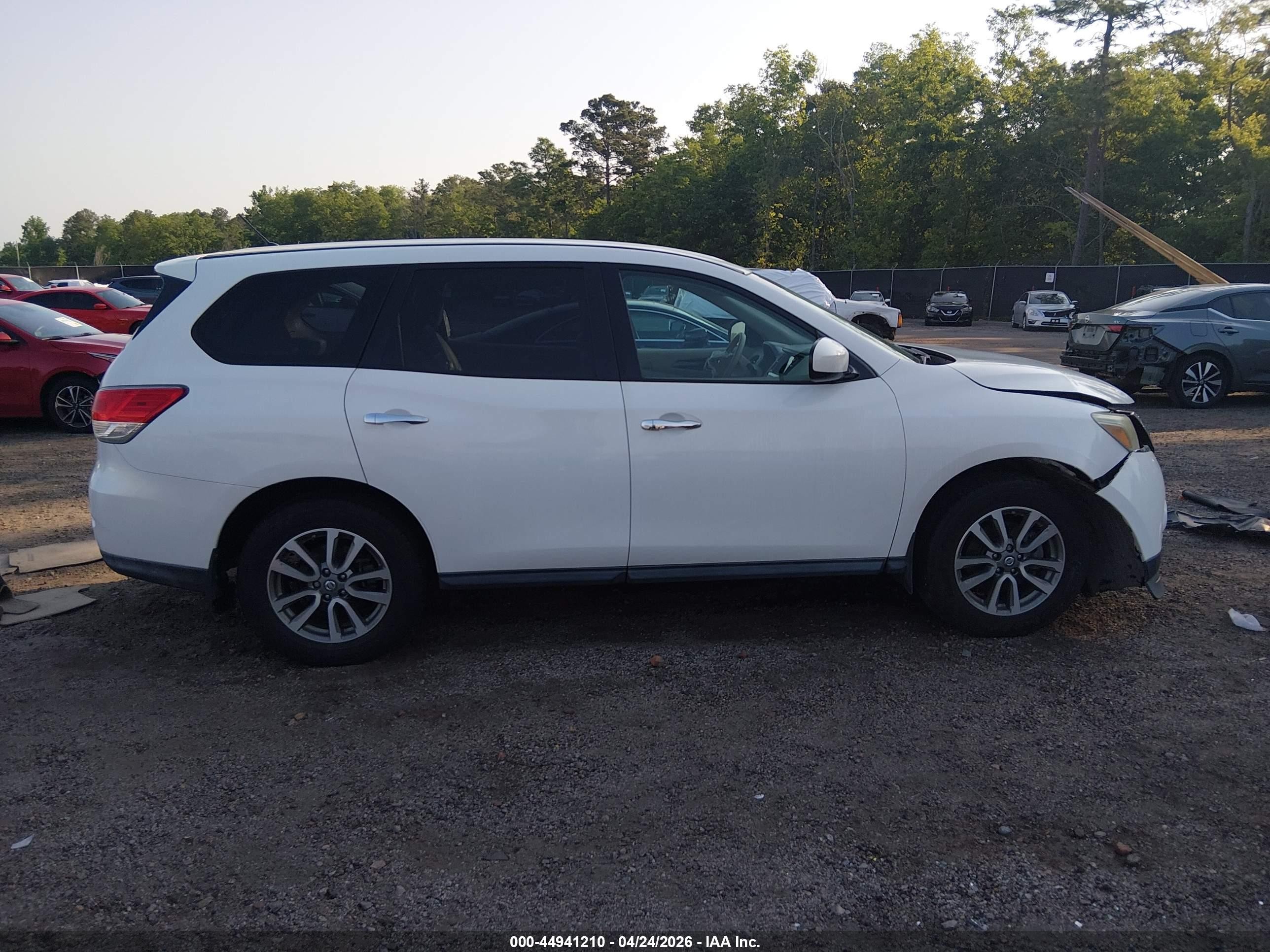 2013 Nissan Pathfinder S White vin: 5N1AR2MN7DC683505