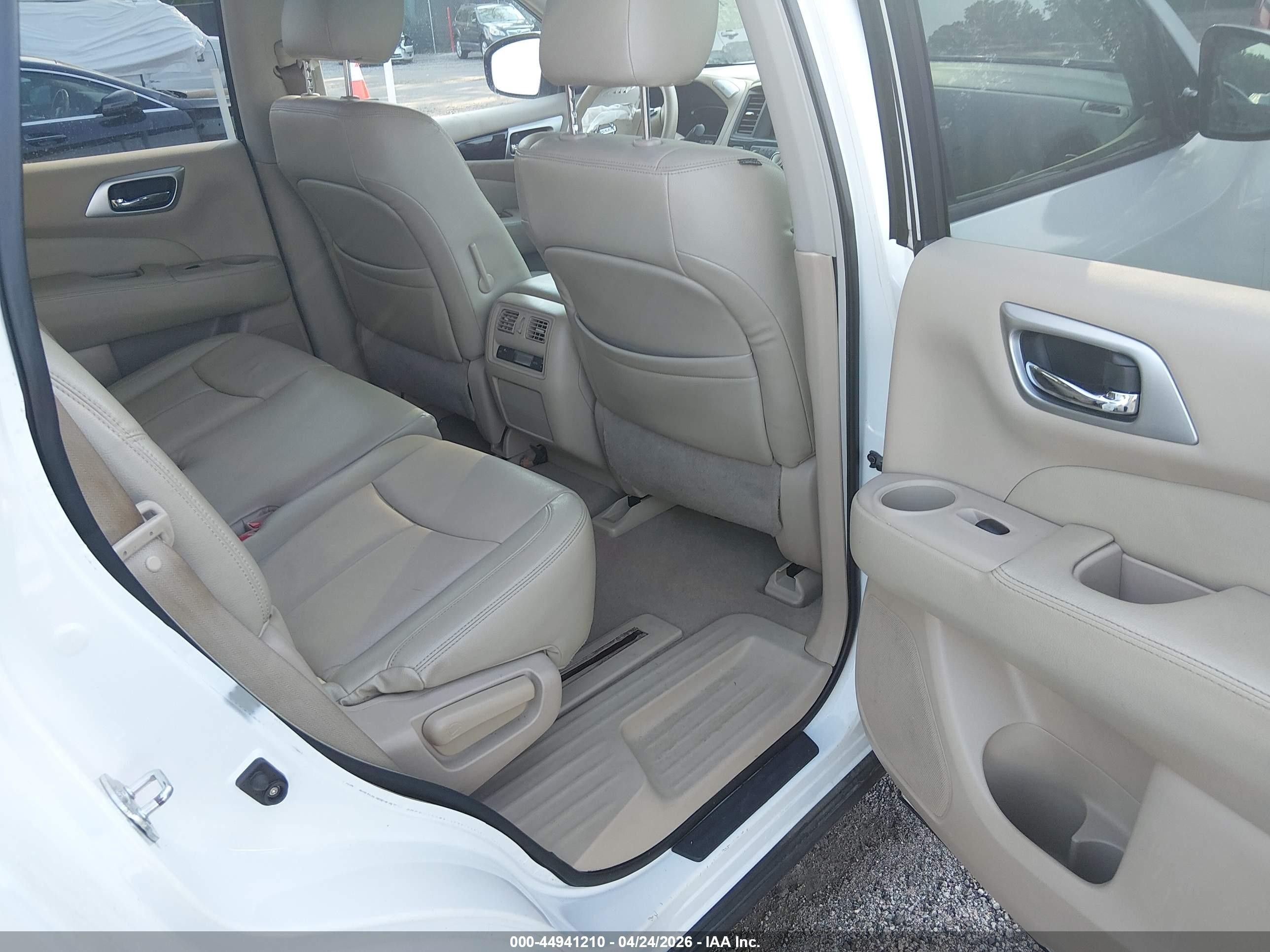 2013 Nissan Pathfinder S White vin: 5N1AR2MN7DC683505