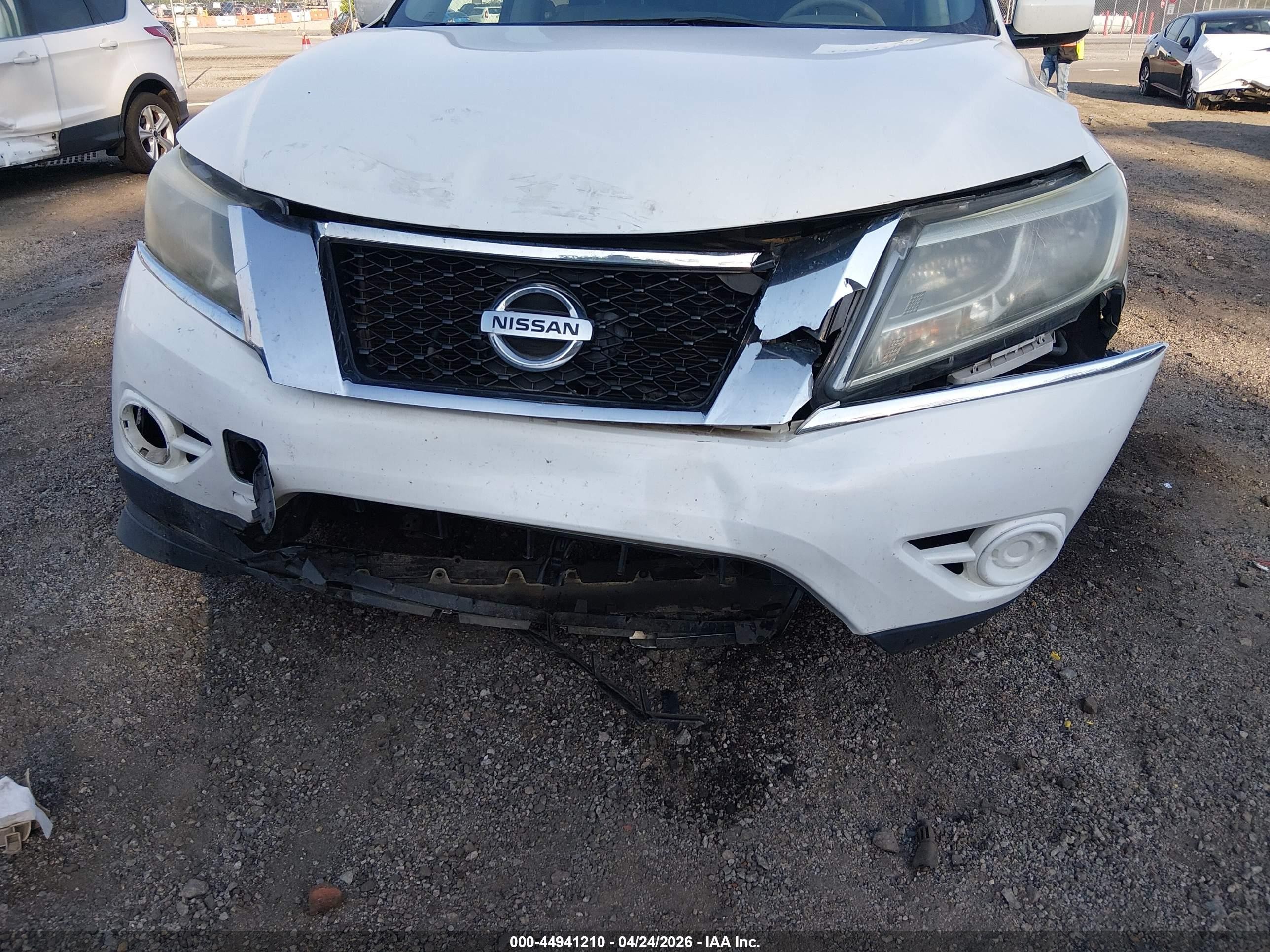 2013 Nissan Pathfinder S White vin: 5N1AR2MN7DC683505