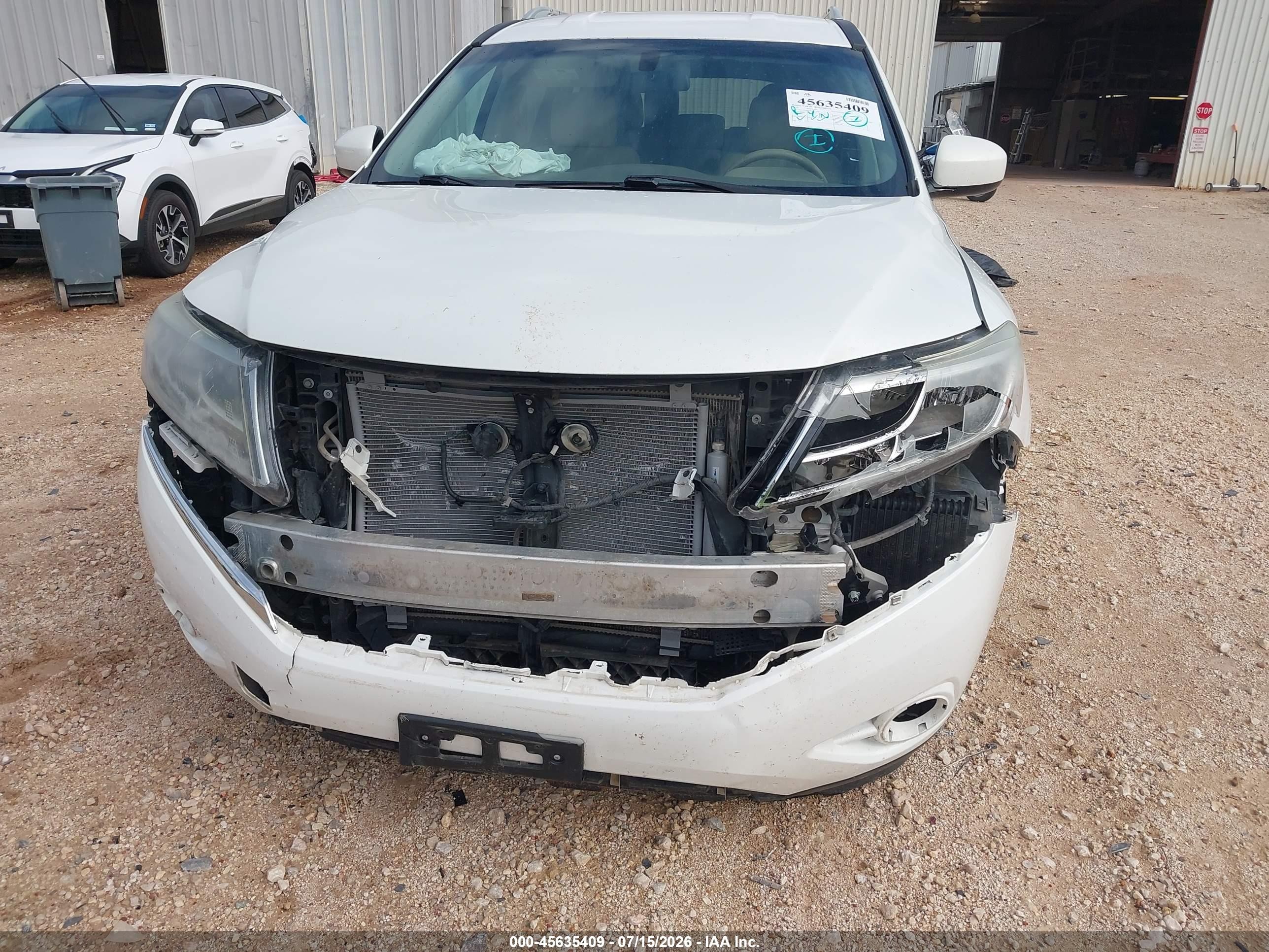 2014 Nissan Pathfinder Sv White vin: 5N1AR2MN7EC617554