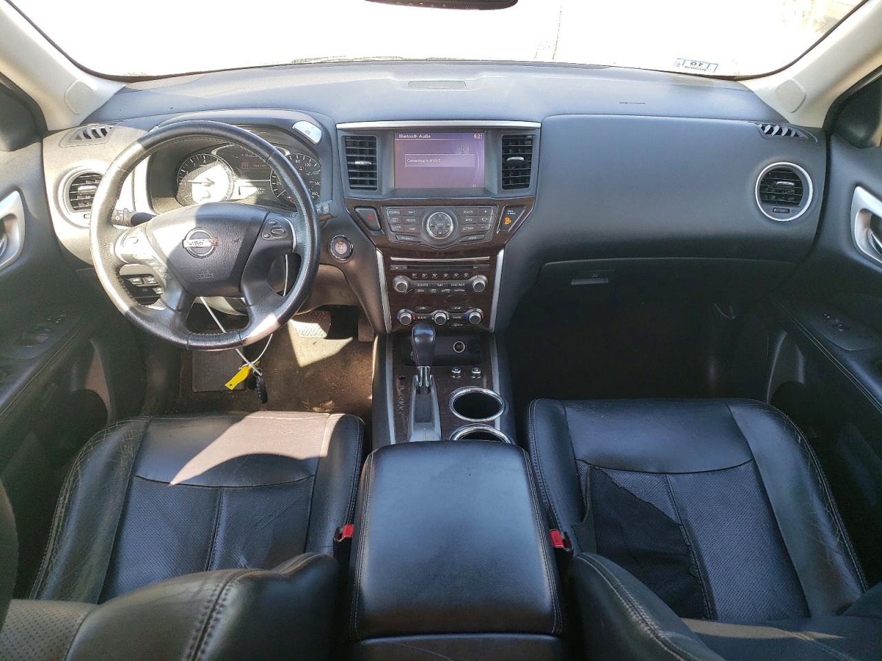 2014 Nissan Pathfinder S Silver vin: 5N1AR2MN7EC631941