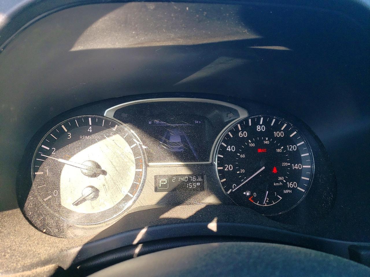 2014 Nissan Pathfinder S Silver vin: 5N1AR2MN7EC631941