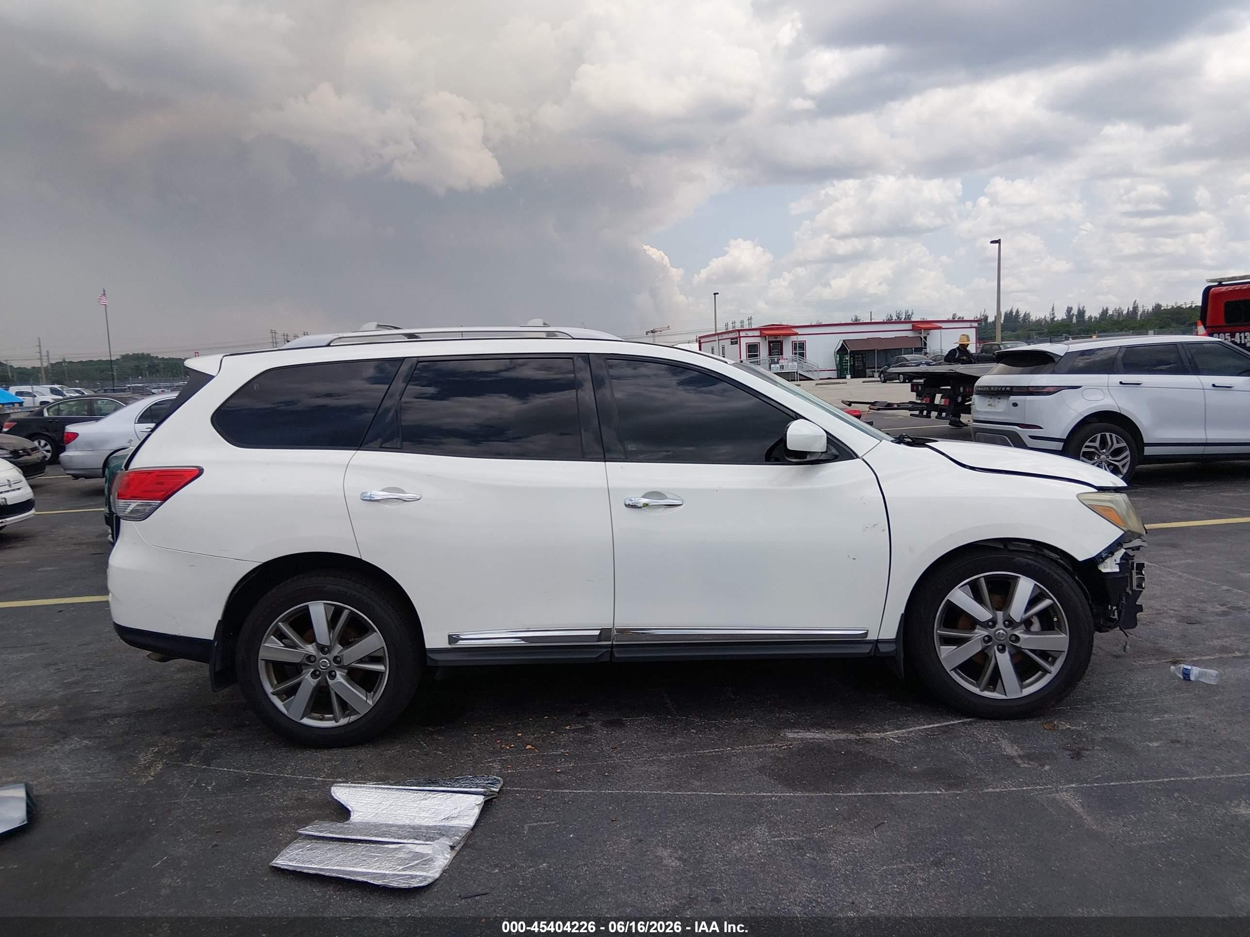 2014 Nissan Pathfinder Platinum White vin: 5N1AR2MN7EC636637