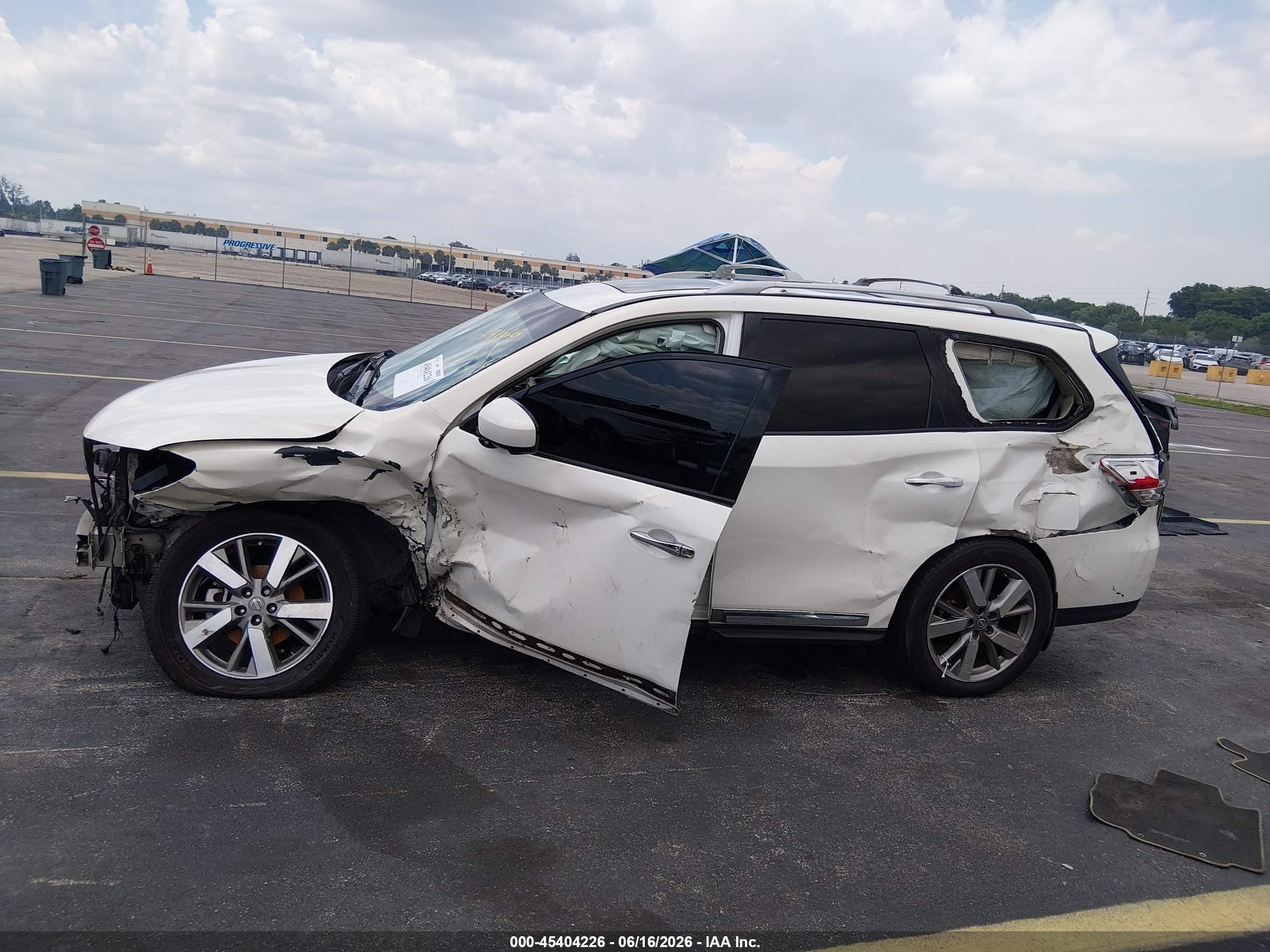 2014 Nissan Pathfinder Platinum White vin: 5N1AR2MN7EC636637