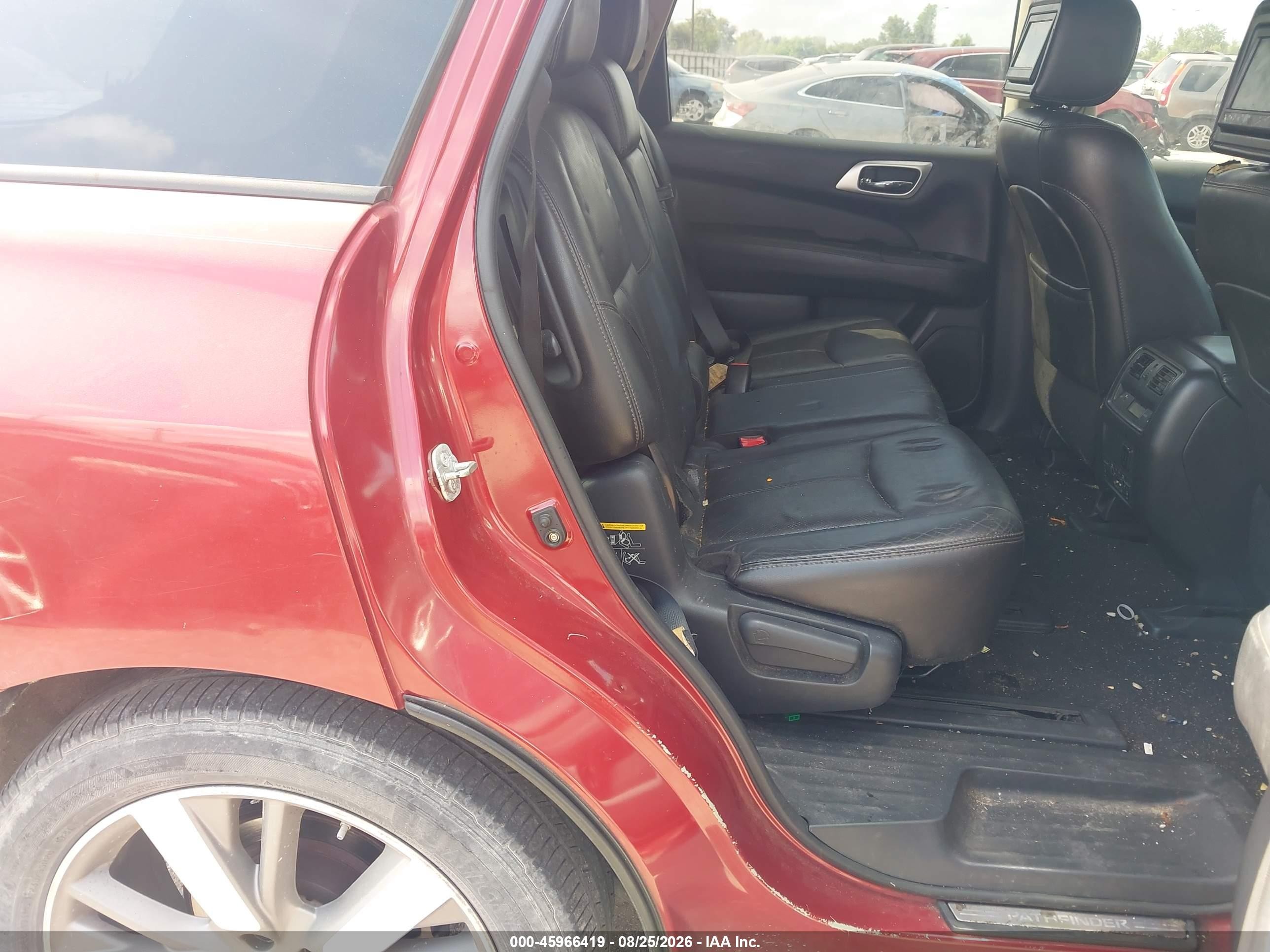 2014 Nissan Pathfinder Platinum Red vin: 5N1AR2MN7EC637948
