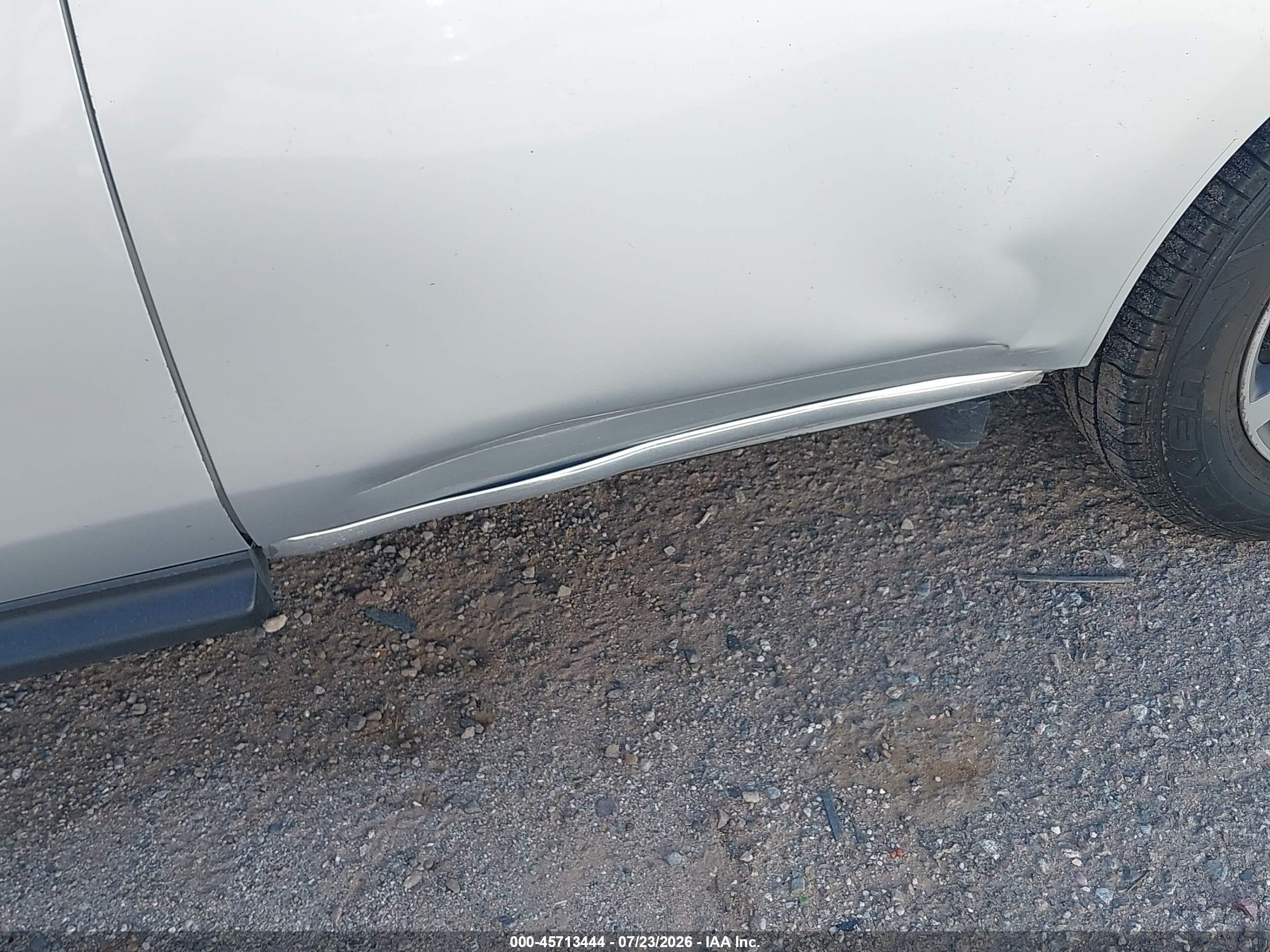2014 Nissan Pathfinder Sv Silver vin: 5N1AR2MN7EC650621