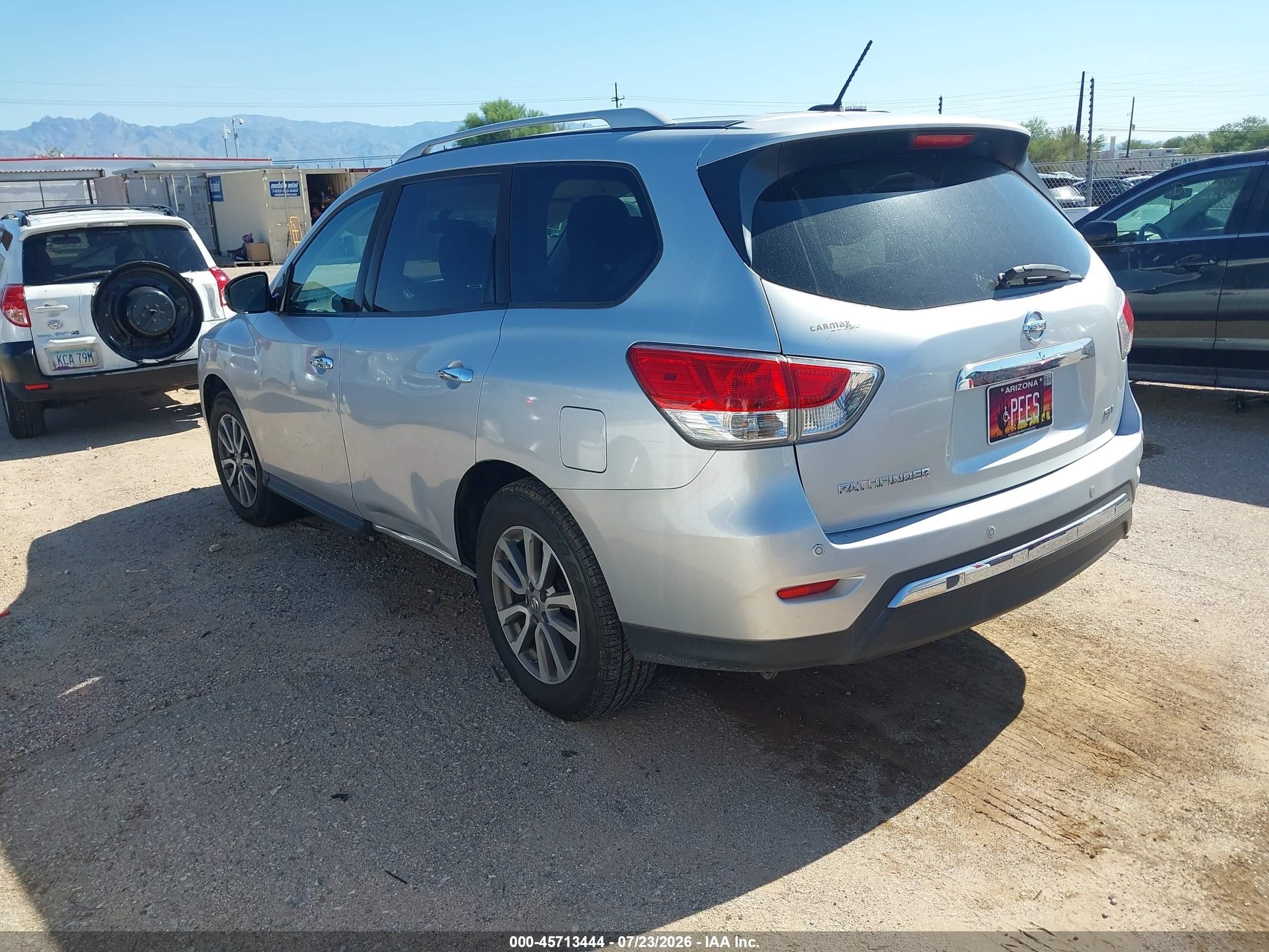 2014 Nissan Pathfinder Sv Silver vin: 5N1AR2MN7EC650621