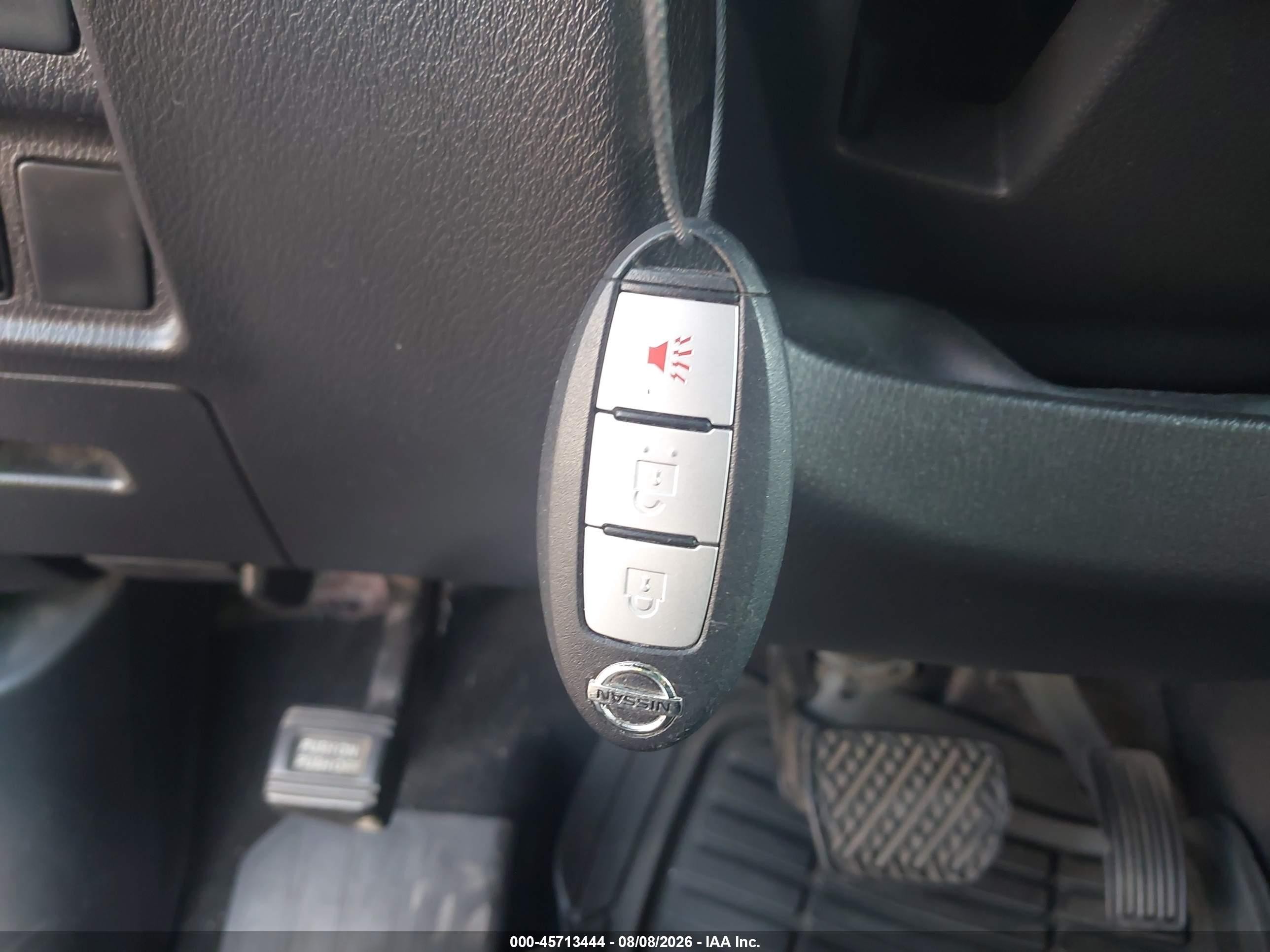 2014 Nissan Pathfinder Sv Silver vin: 5N1AR2MN7EC650621