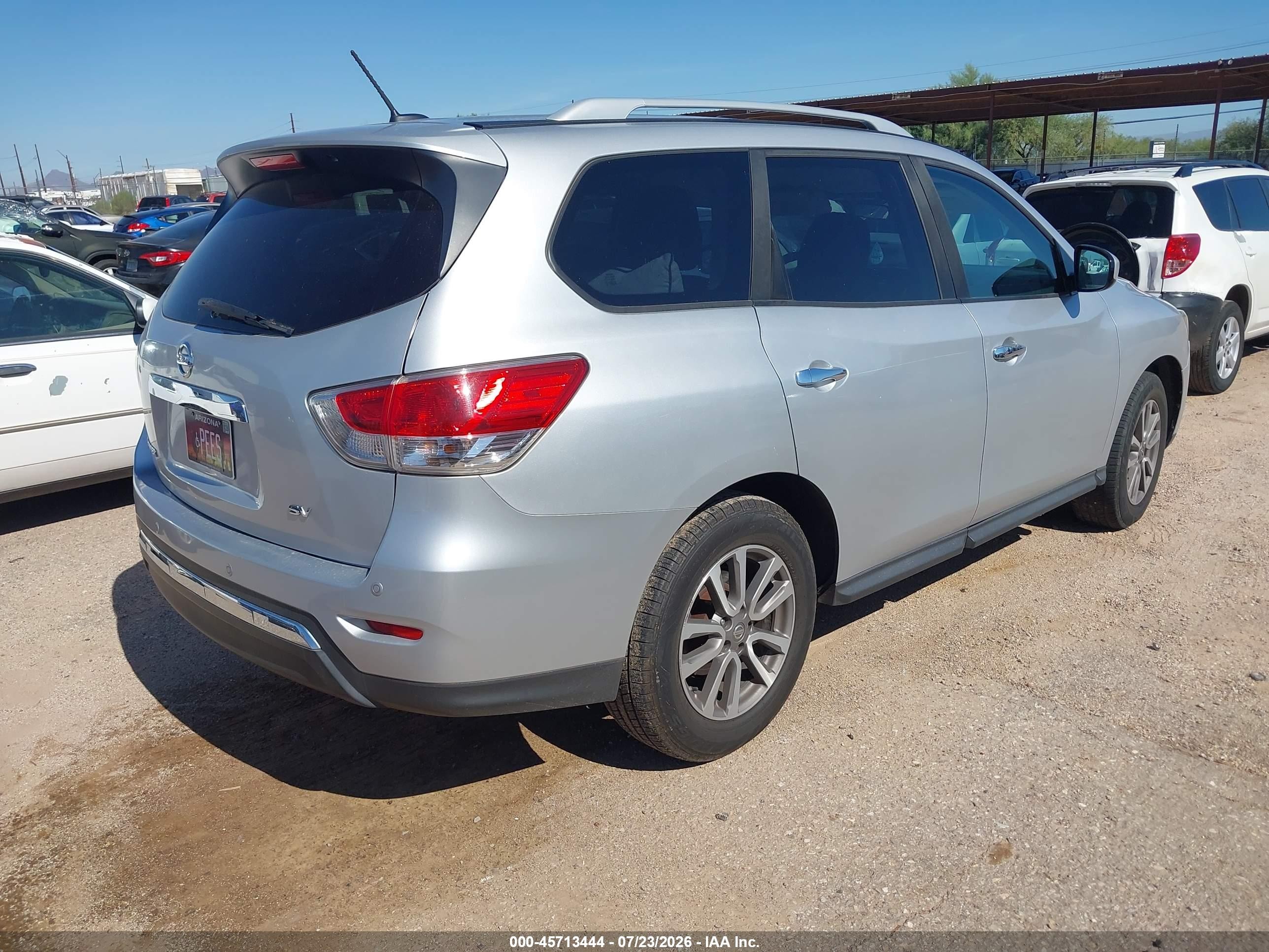 2014 Nissan Pathfinder Sv Silver vin: 5N1AR2MN7EC650621