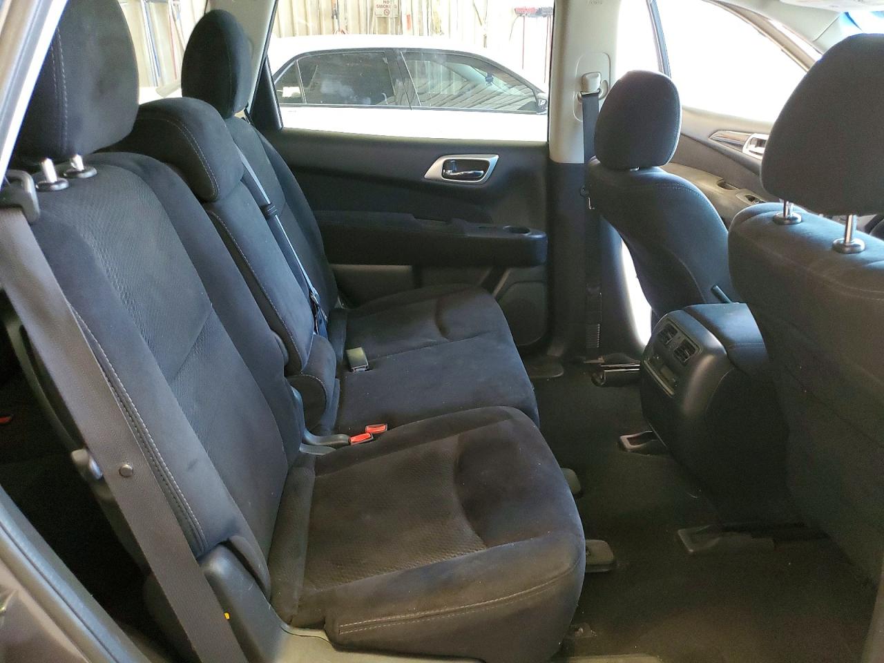 2015 Nissan Pathfinder Gray vin: 5N1AR2MN7FC618401