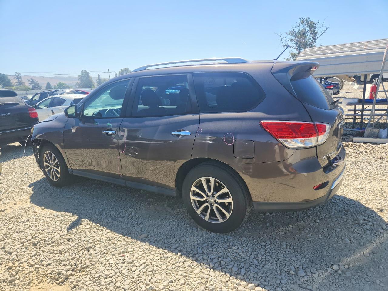 2015 Nissan Pathfinder S Brown vin: 5N1AR2MN7FC658381