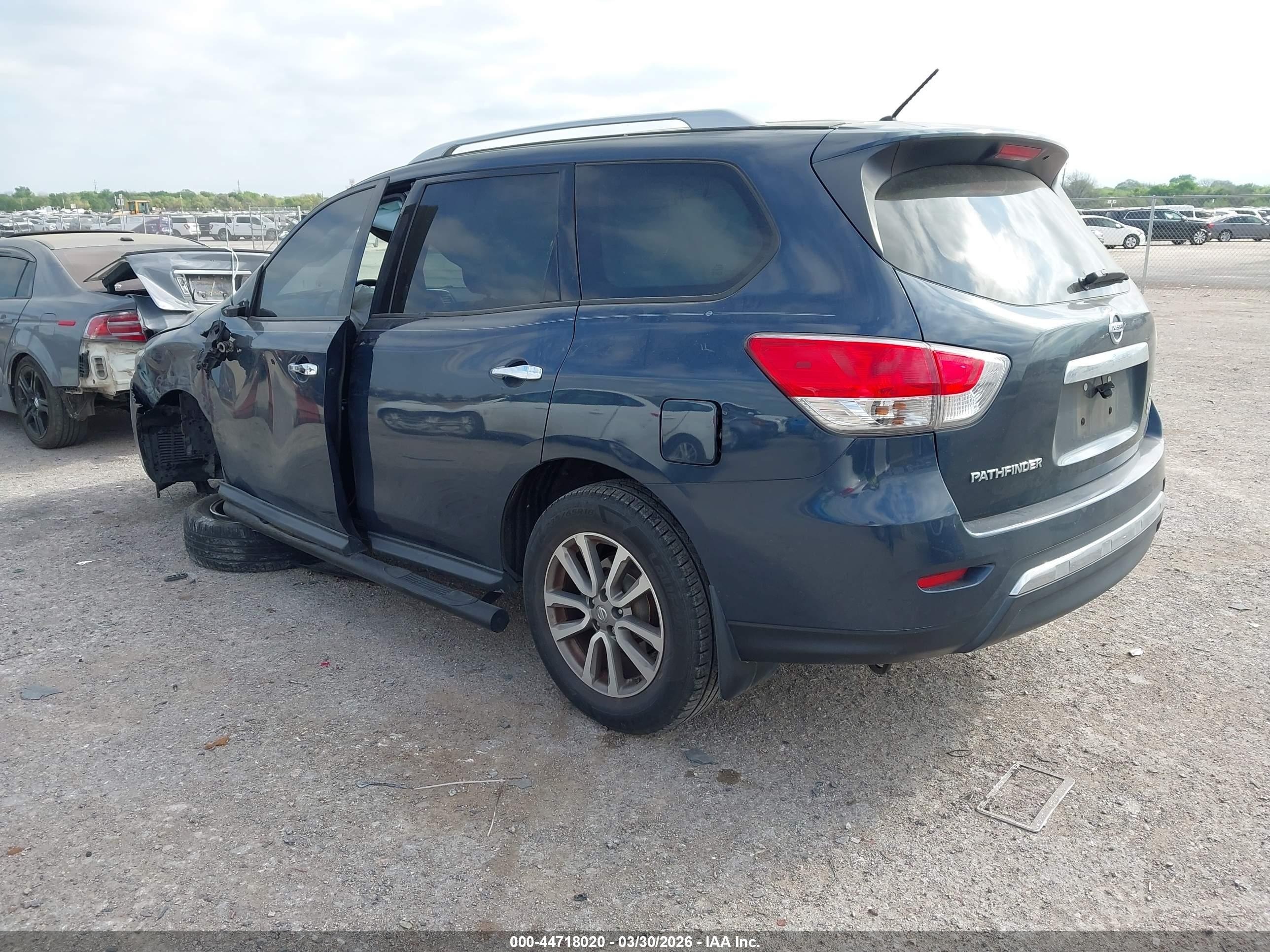 2015 Nissan Pathfinder S Blue vin: 5N1AR2MN7FC682860