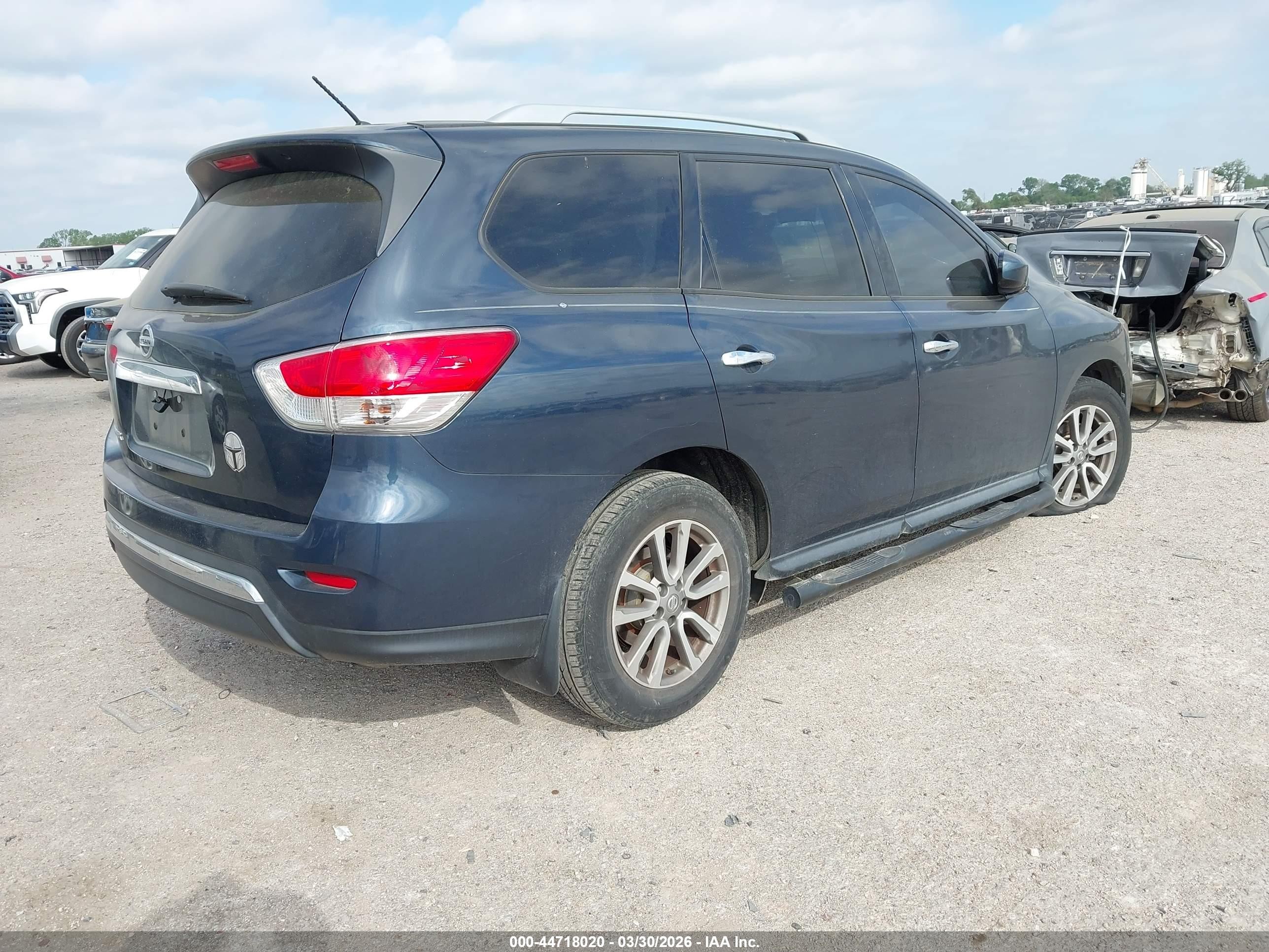 2015 Nissan Pathfinder S Blue vin: 5N1AR2MN7FC682860