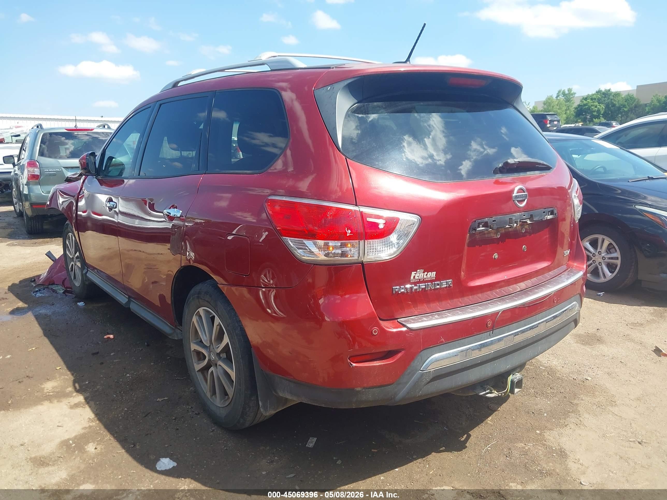 2015 Nissan Pathfinder Sv Red vin: 5N1AR2MN7FC687783