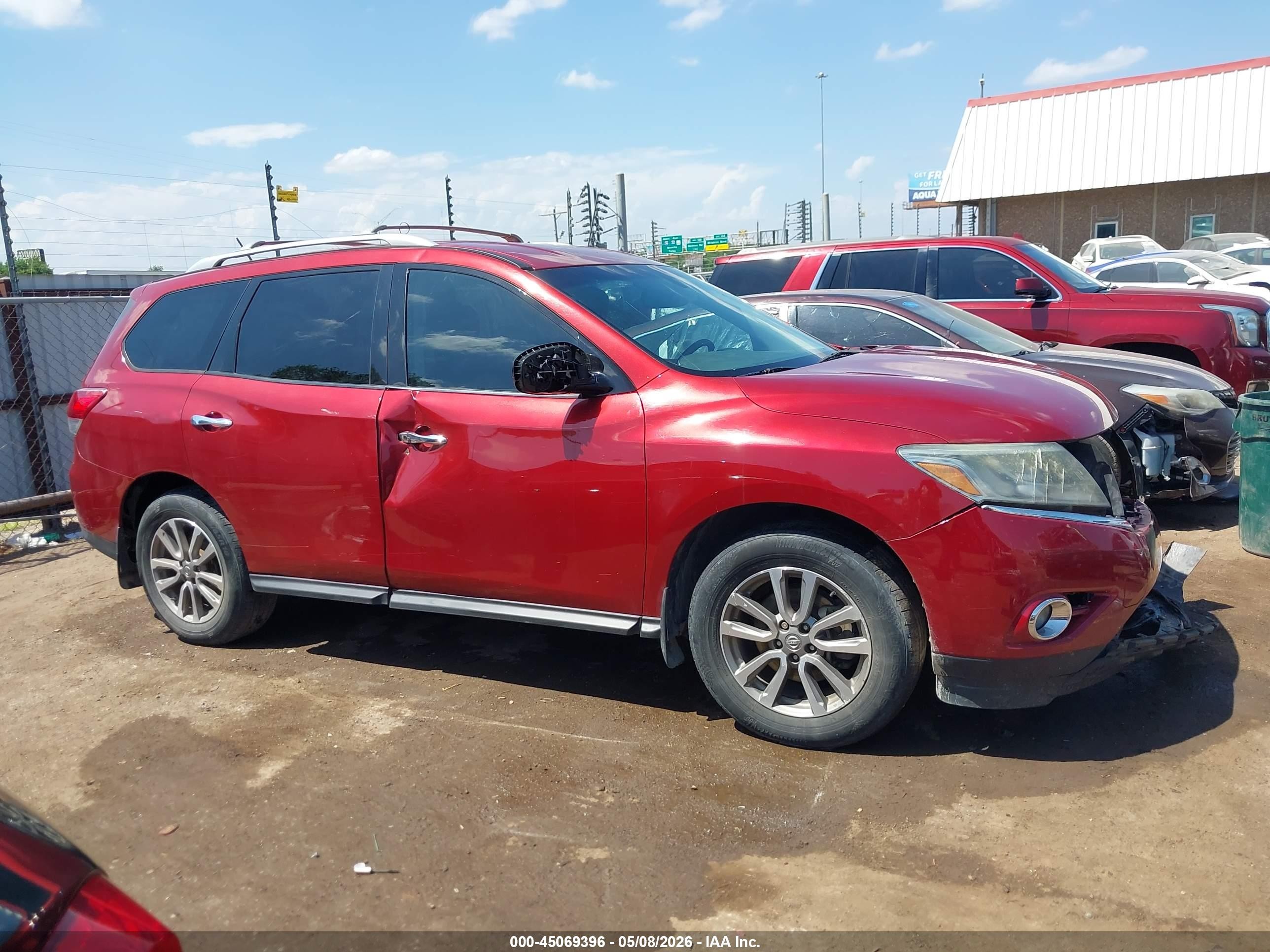 2015 Nissan Pathfinder Sv Red vin: 5N1AR2MN7FC687783