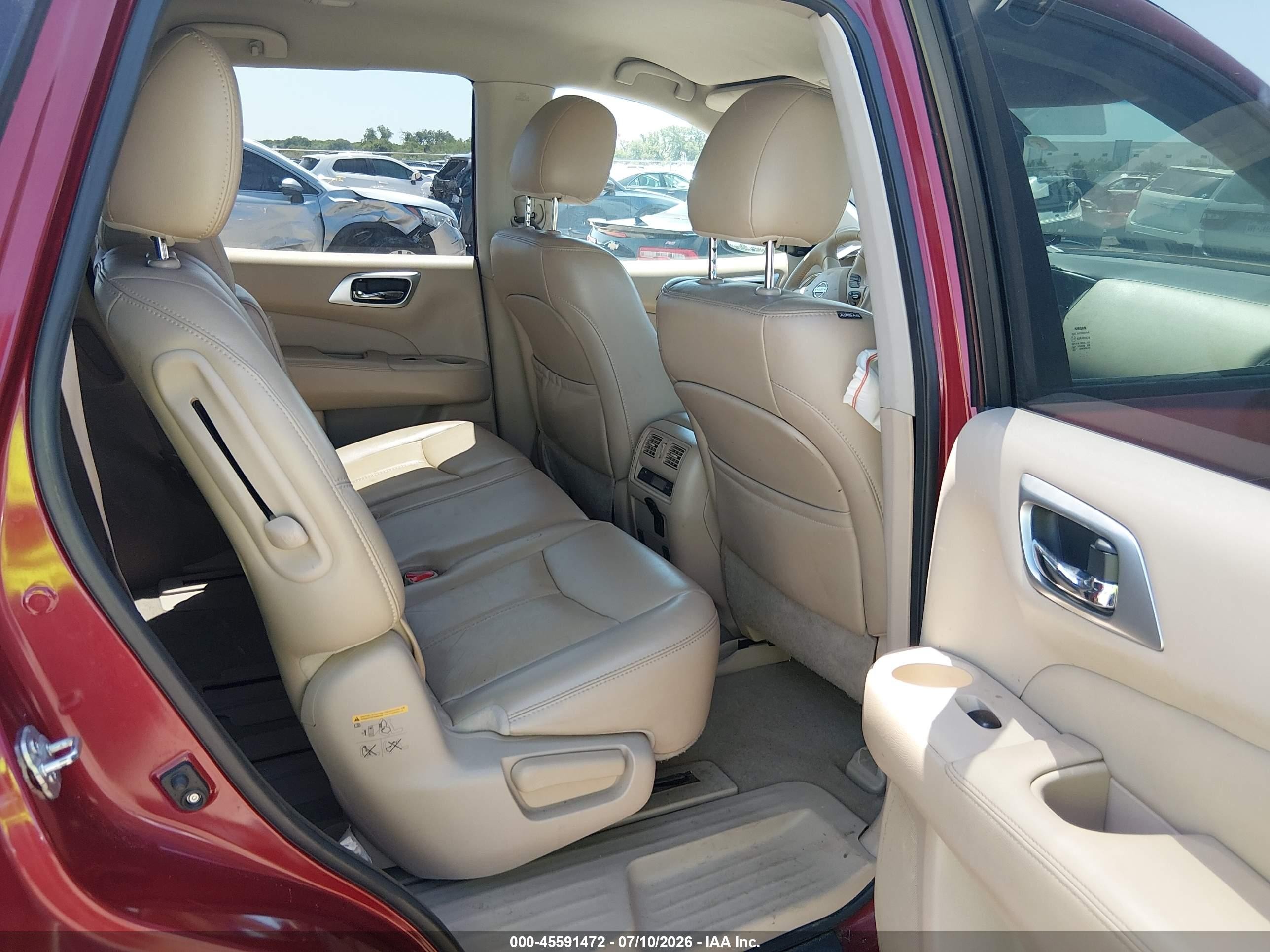 2015 Nissan Pathfinder Platinum/s/sl/sv Red vin: 5N1AR2MN7FC702881