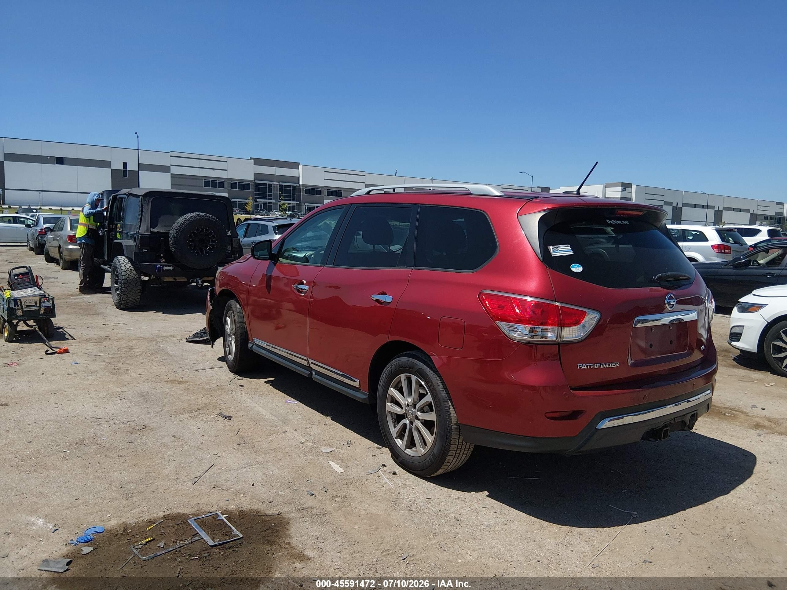 2015 Nissan Pathfinder Platinum/s/sl/sv Red vin: 5N1AR2MN7FC702881