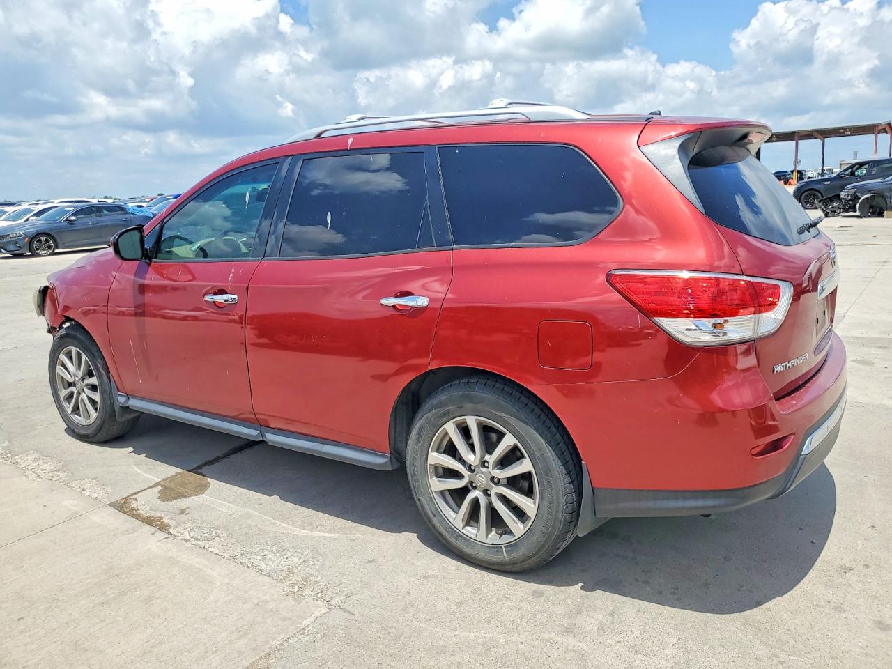 2016 Nissan Pathfinder S Red vin: 5N1AR2MN7GC608856