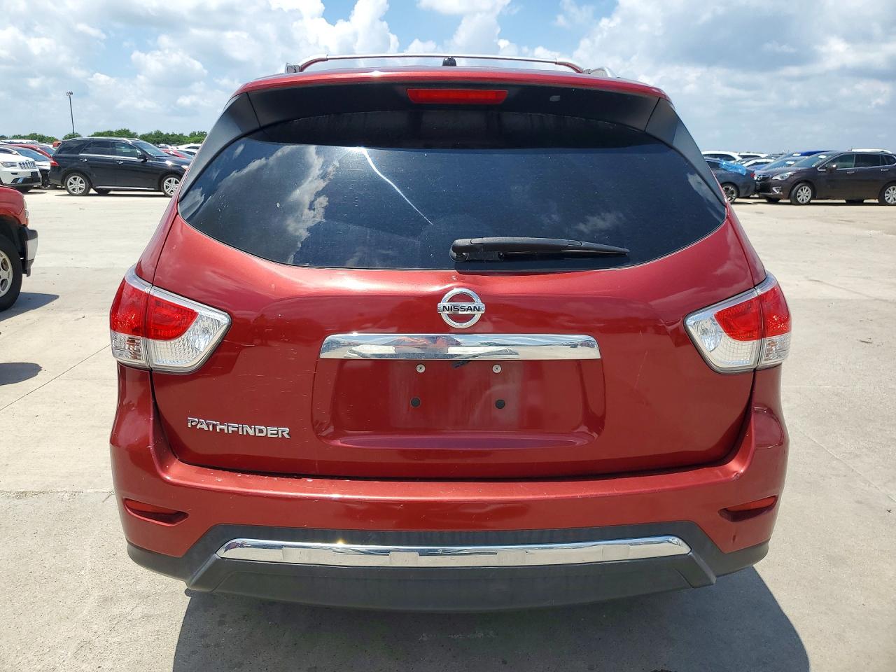 2016 Nissan Pathfinder S Red vin: 5N1AR2MN7GC608856