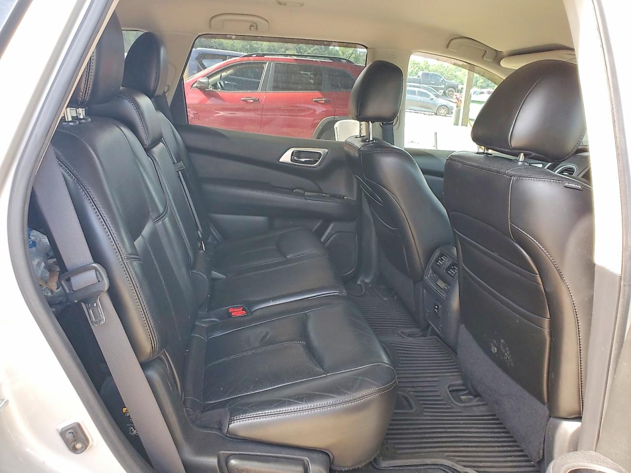 2013 Nissan Pathfinder S Серебряный vin: 5N1AR2MN8DC621451