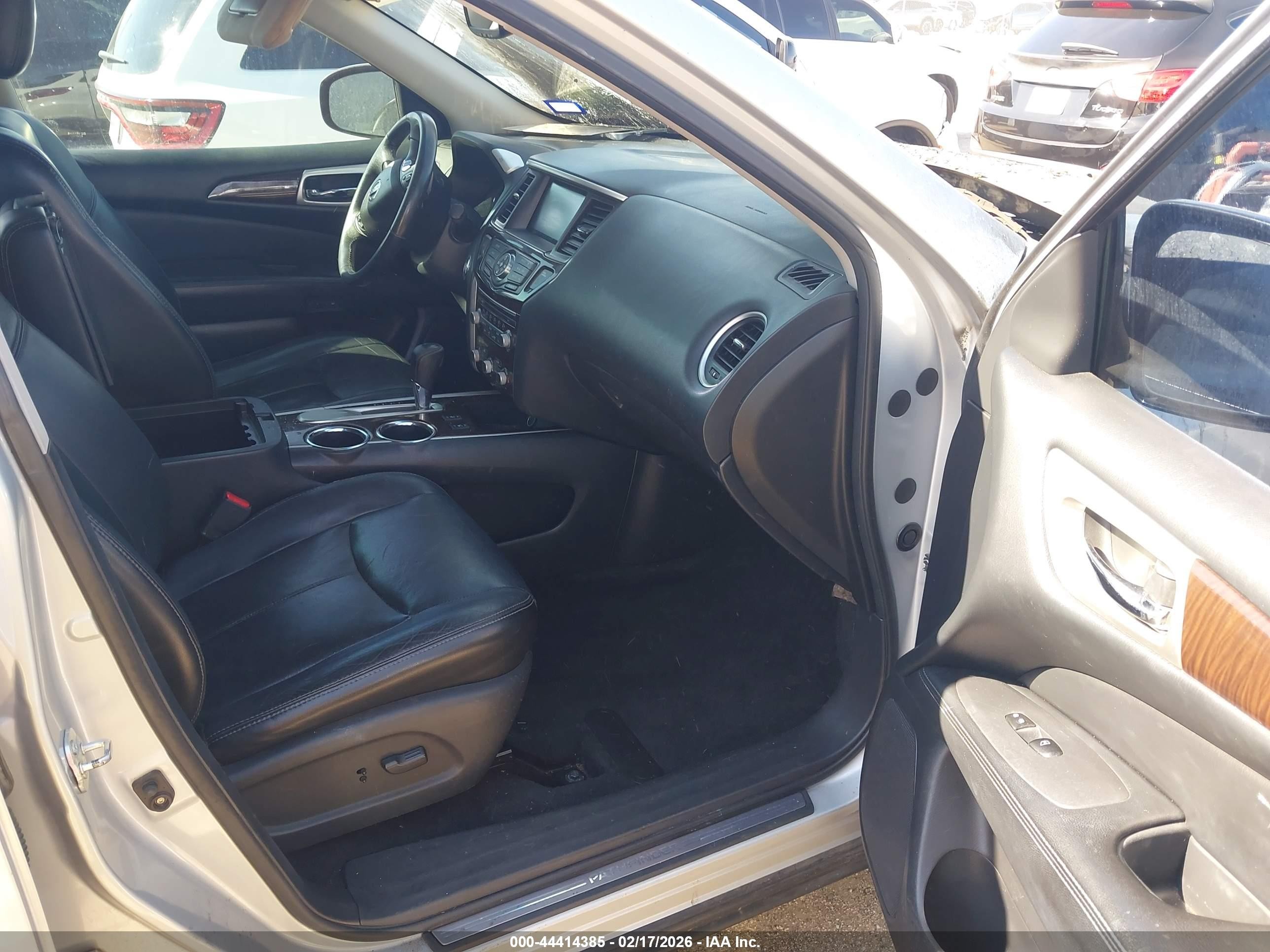 2013 Nissan Pathfinder Sl Silver vin: 5N1AR2MN8DC638458