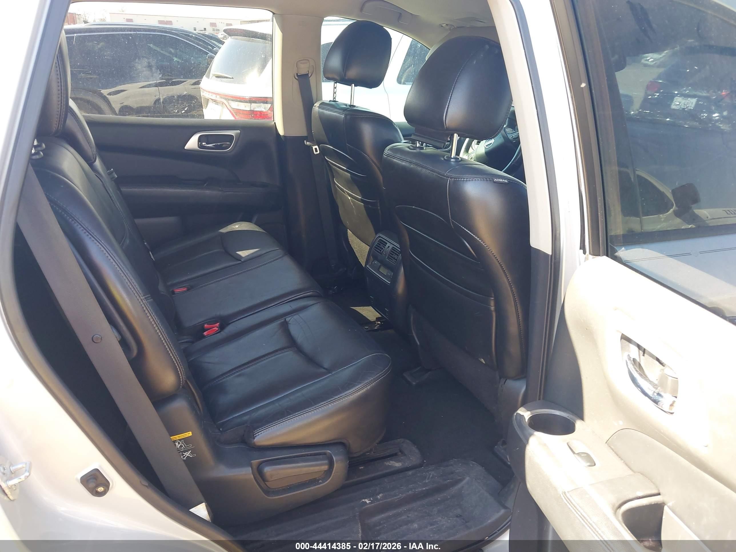 2013 Nissan Pathfinder Sl Silver vin: 5N1AR2MN8DC638458