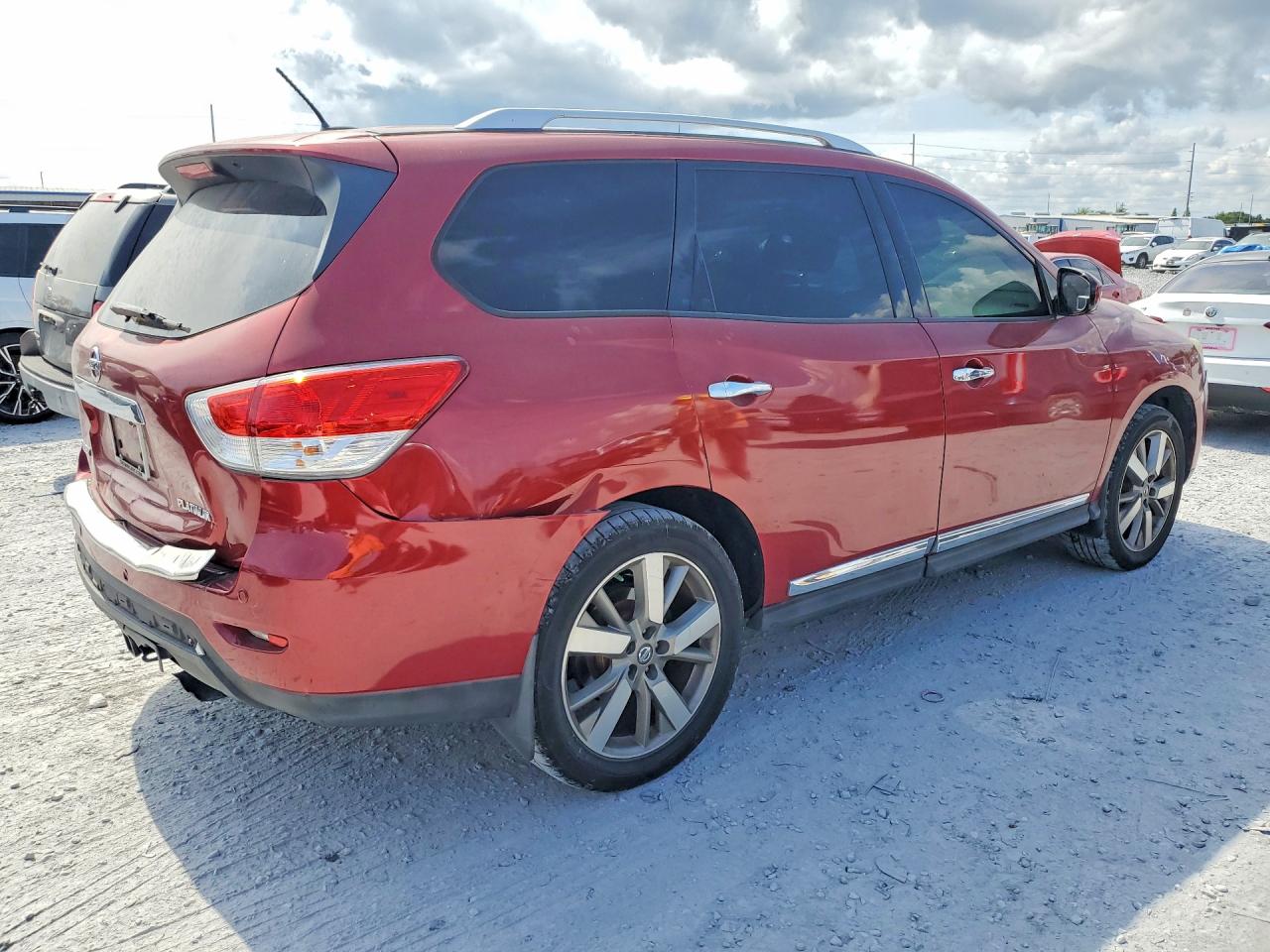 2013 Nissan Pathfinder S Red vin: 5N1AR2MN8DC675154