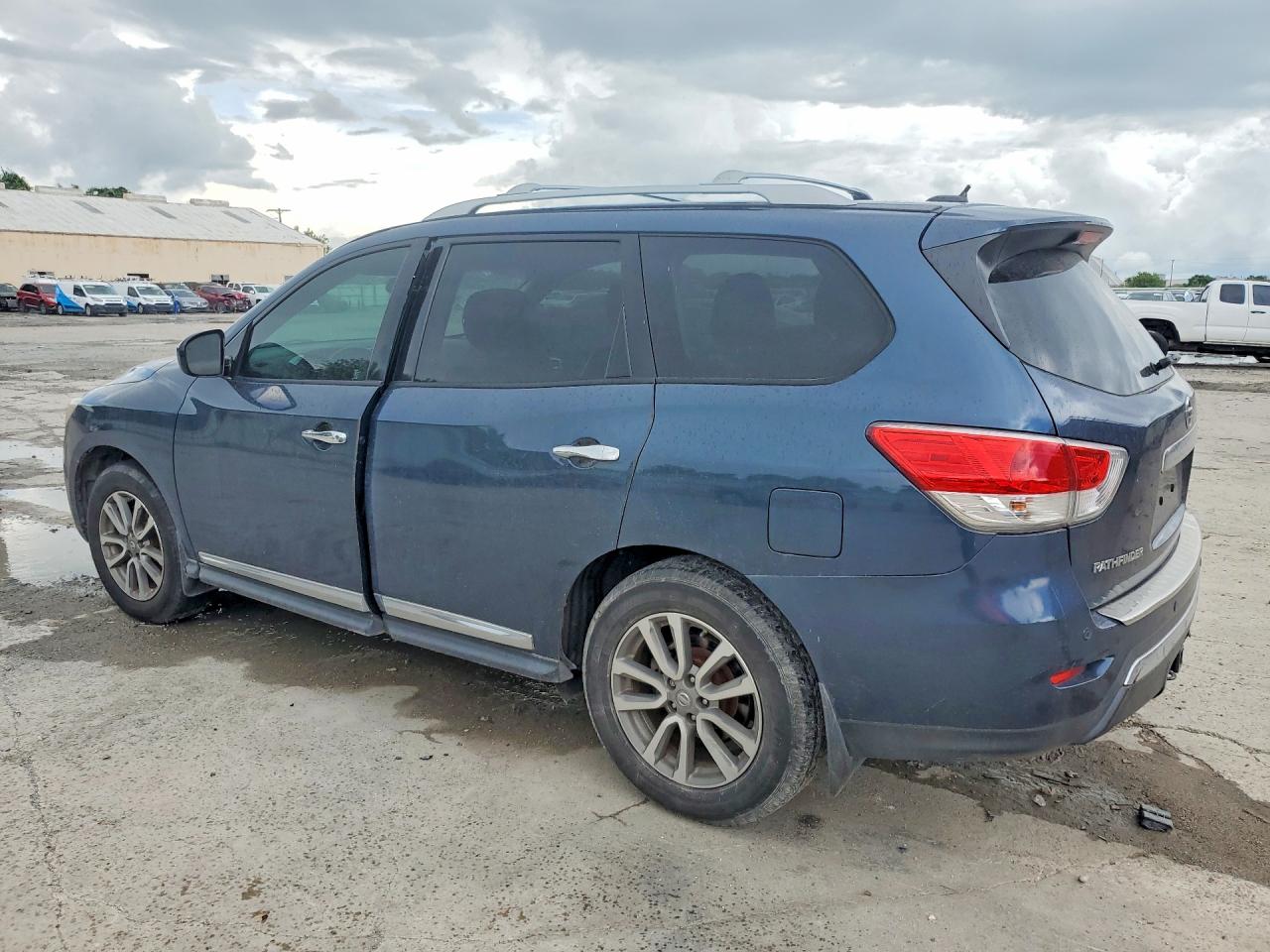 2014 Nissan Pathfinder S Blue vin: 5N1AR2MN8EC617854