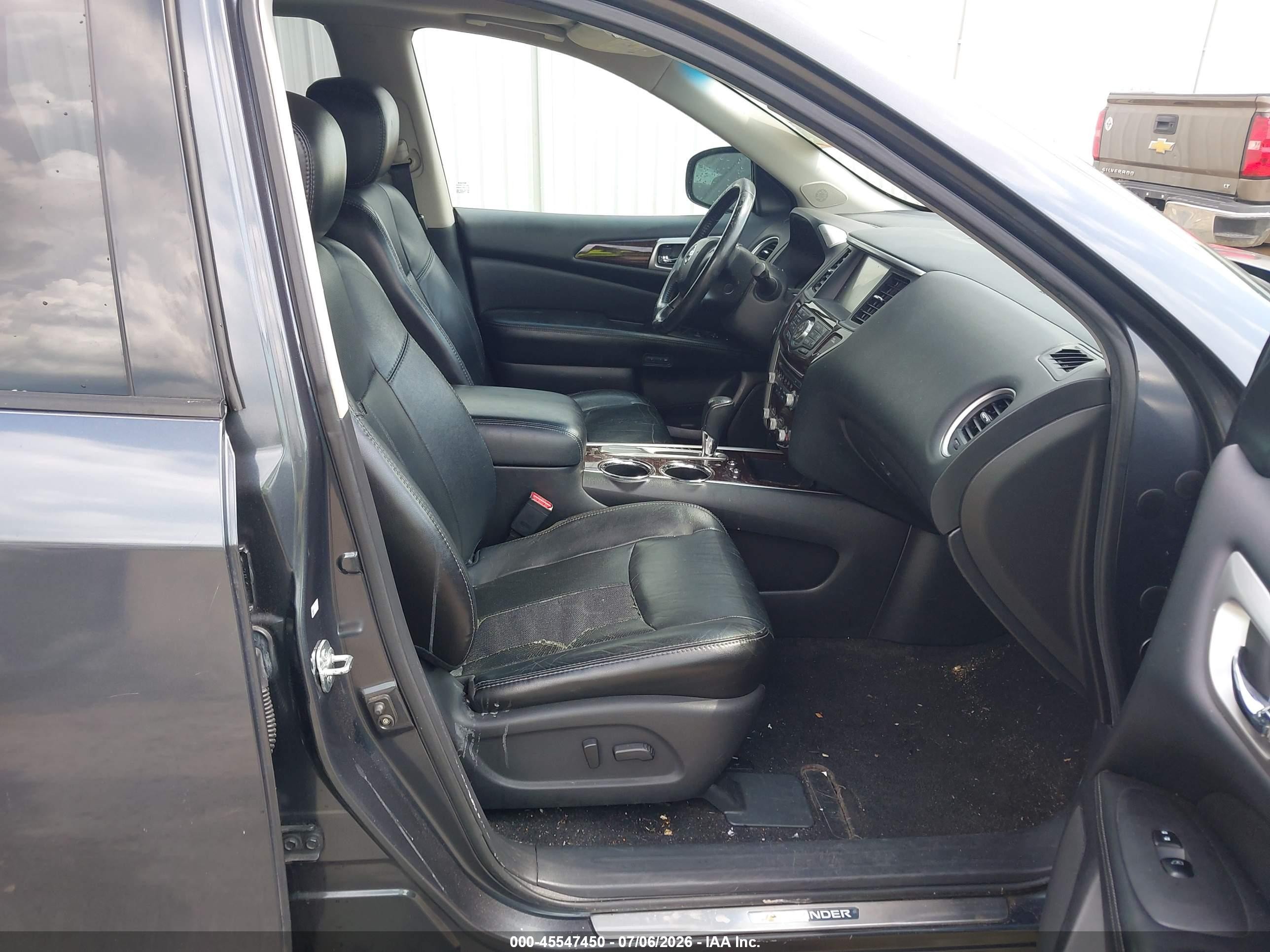 2014 Nissan Pathfinder Platinum Silver vin: 5N1AR2MN8EC627963