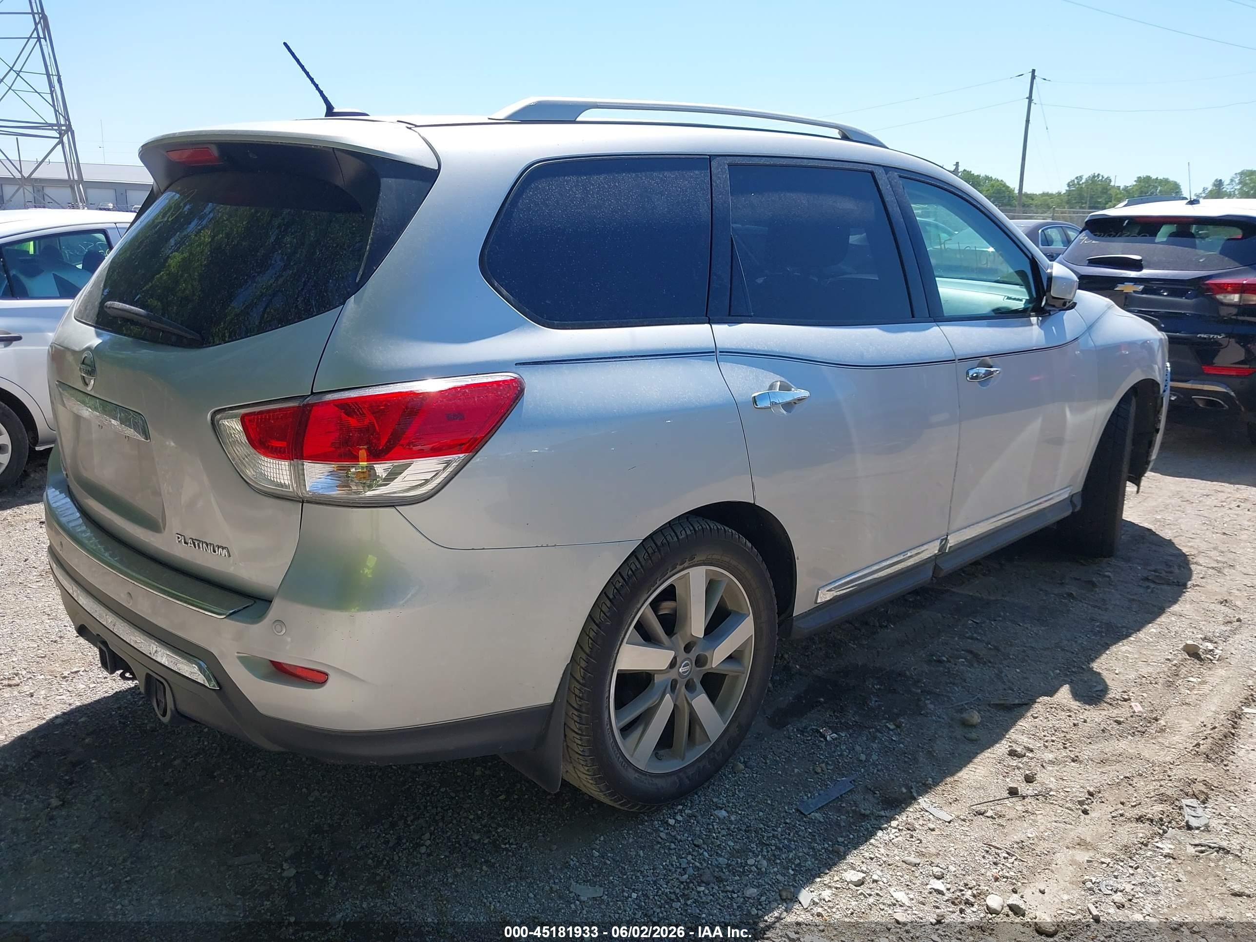 2014 Nissan Pathfinder Platinum Silver vin: 5N1AR2MN8EC666326