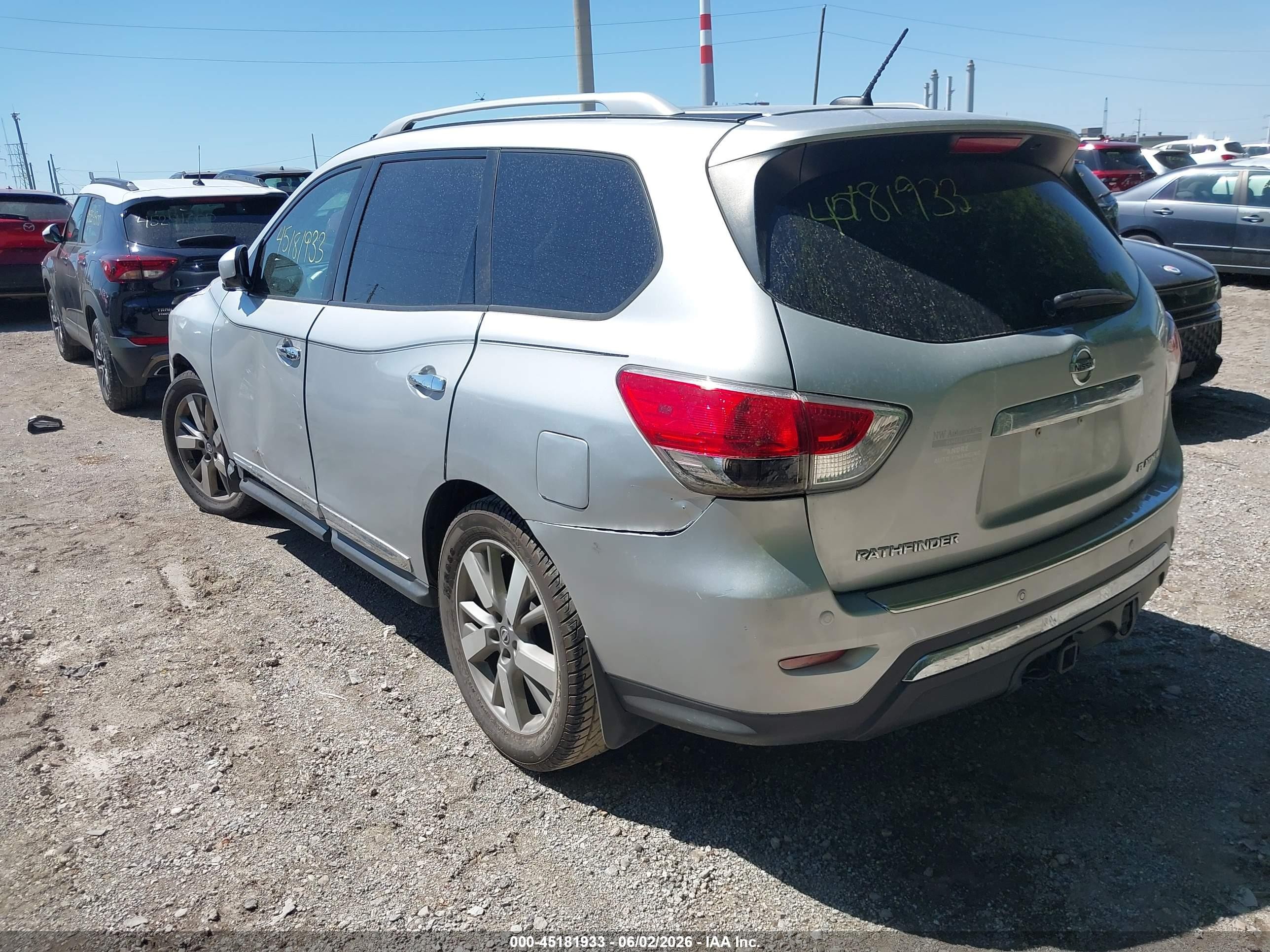 2014 Nissan Pathfinder Platinum Silver vin: 5N1AR2MN8EC666326