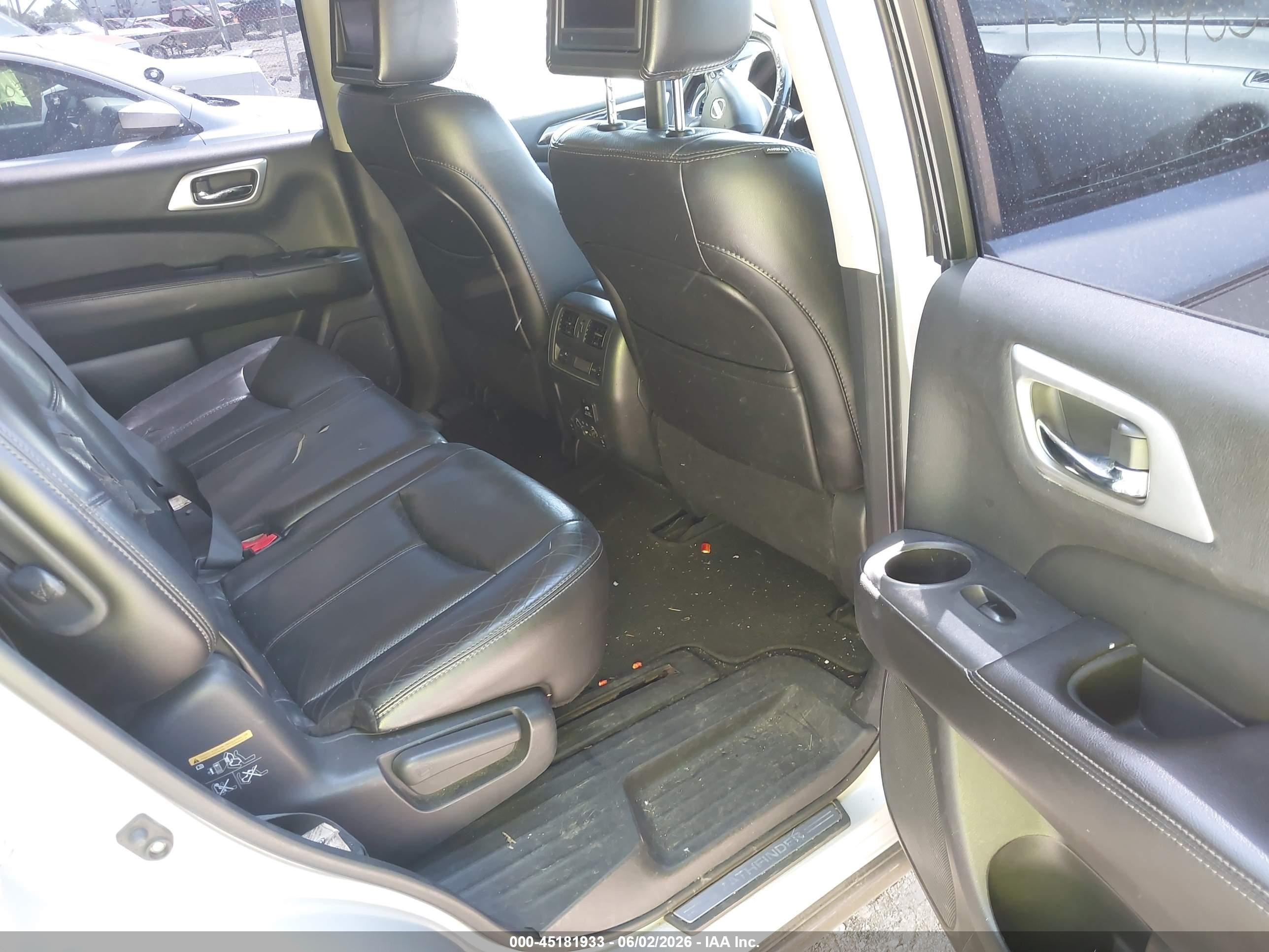 2014 Nissan Pathfinder Platinum Silver vin: 5N1AR2MN8EC666326