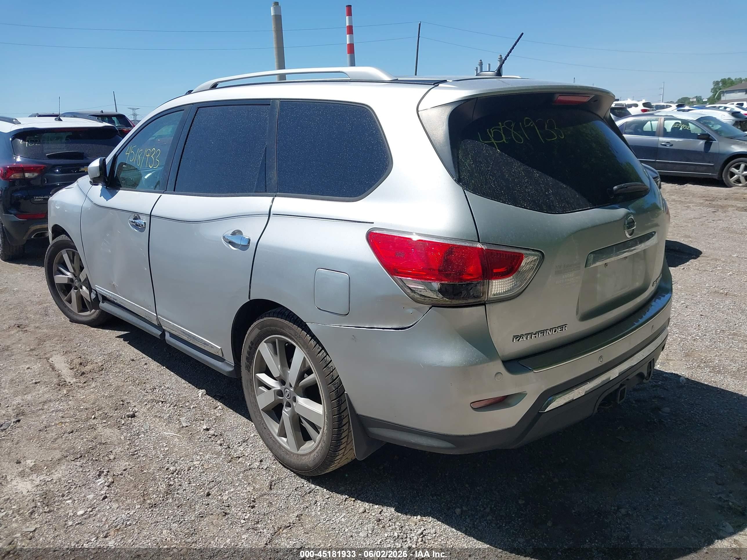 2014 Nissan Pathfinder Platinum Silver vin: 5N1AR2MN8EC666326