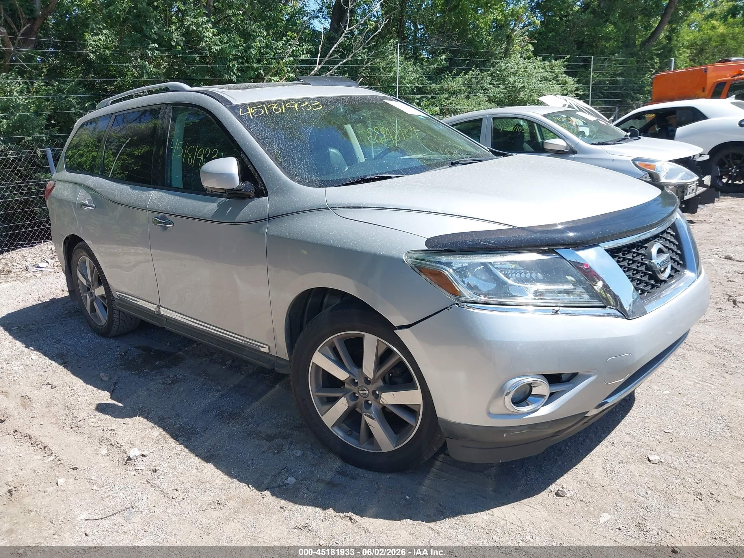 2014 Nissan Pathfinder Platinum Silver vin: 5N1AR2MN8EC666326