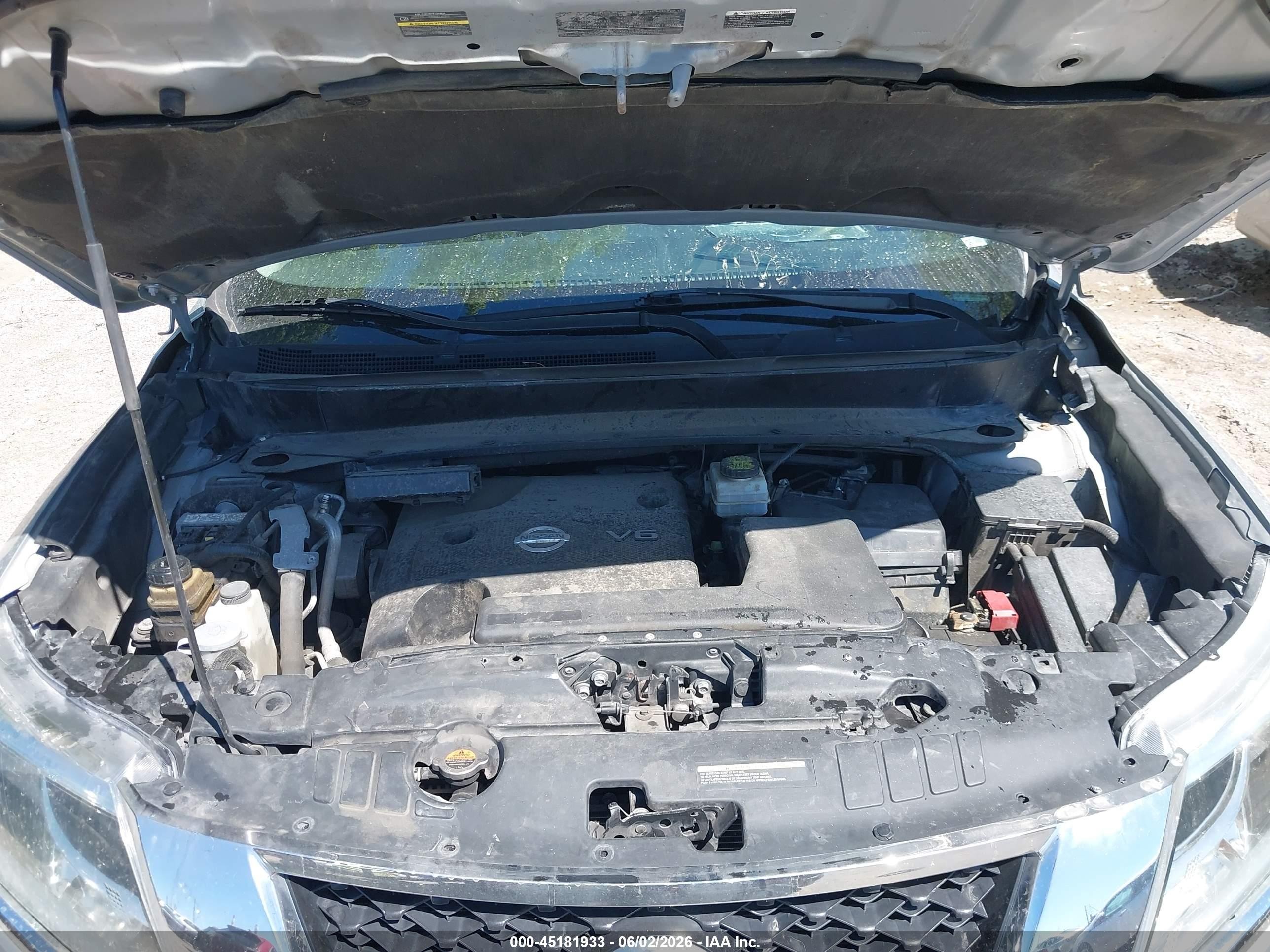 2014 Nissan Pathfinder Platinum Silver vin: 5N1AR2MN8EC666326