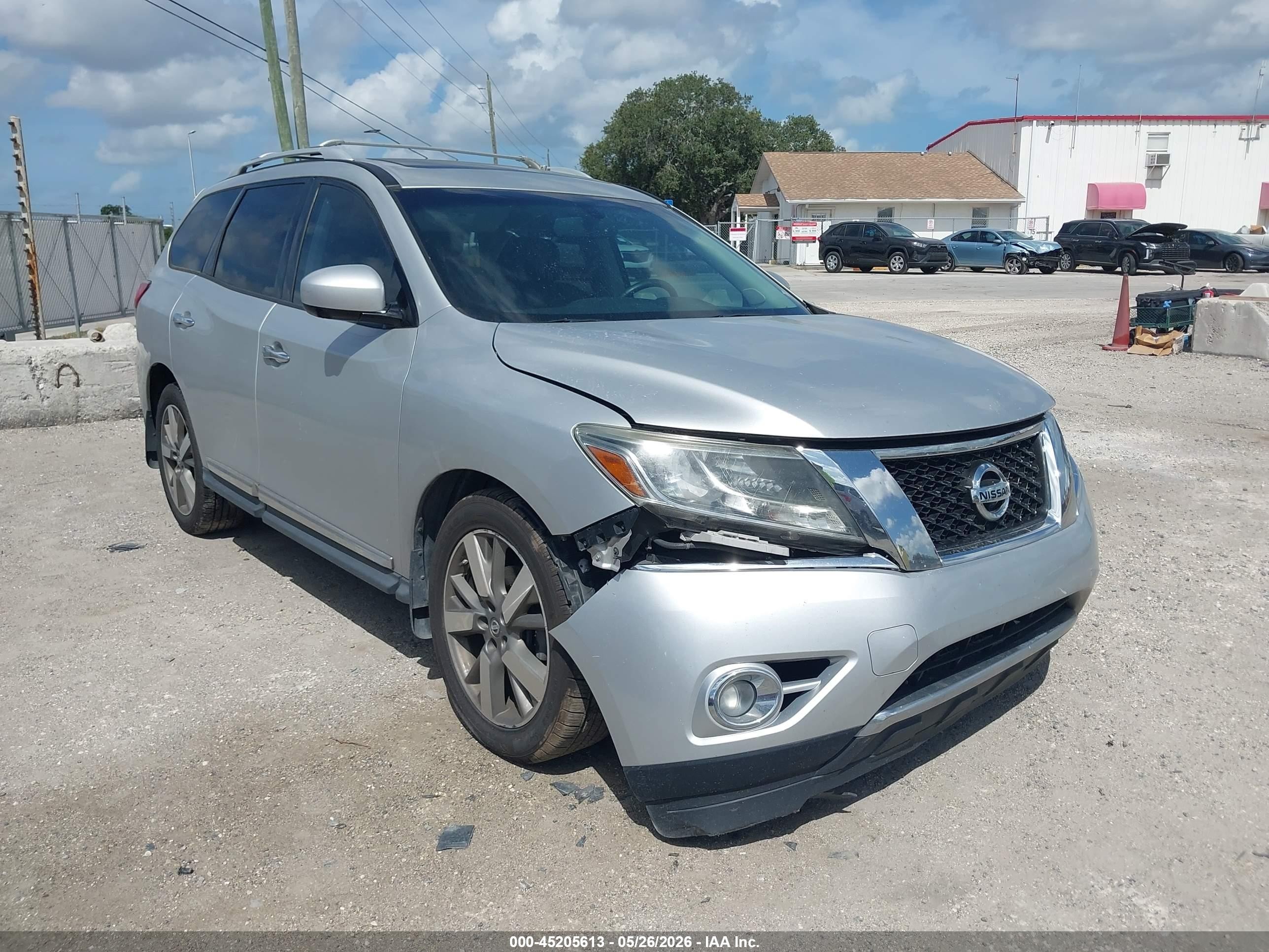 2014 Nissan Pathfinder Platinum Silver vin: 5N1AR2MN8EC704878