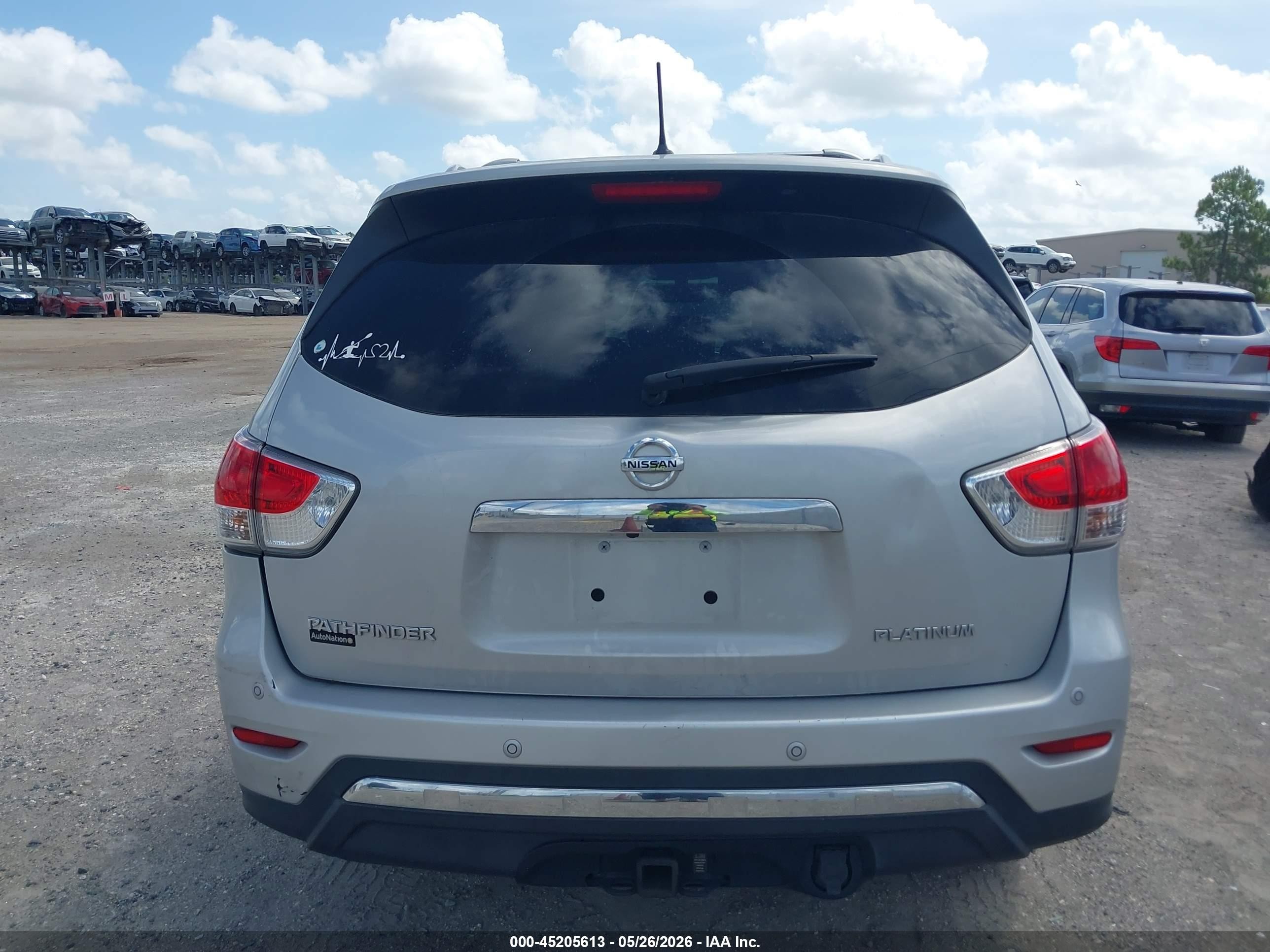 2014 Nissan Pathfinder Platinum Silver vin: 5N1AR2MN8EC704878