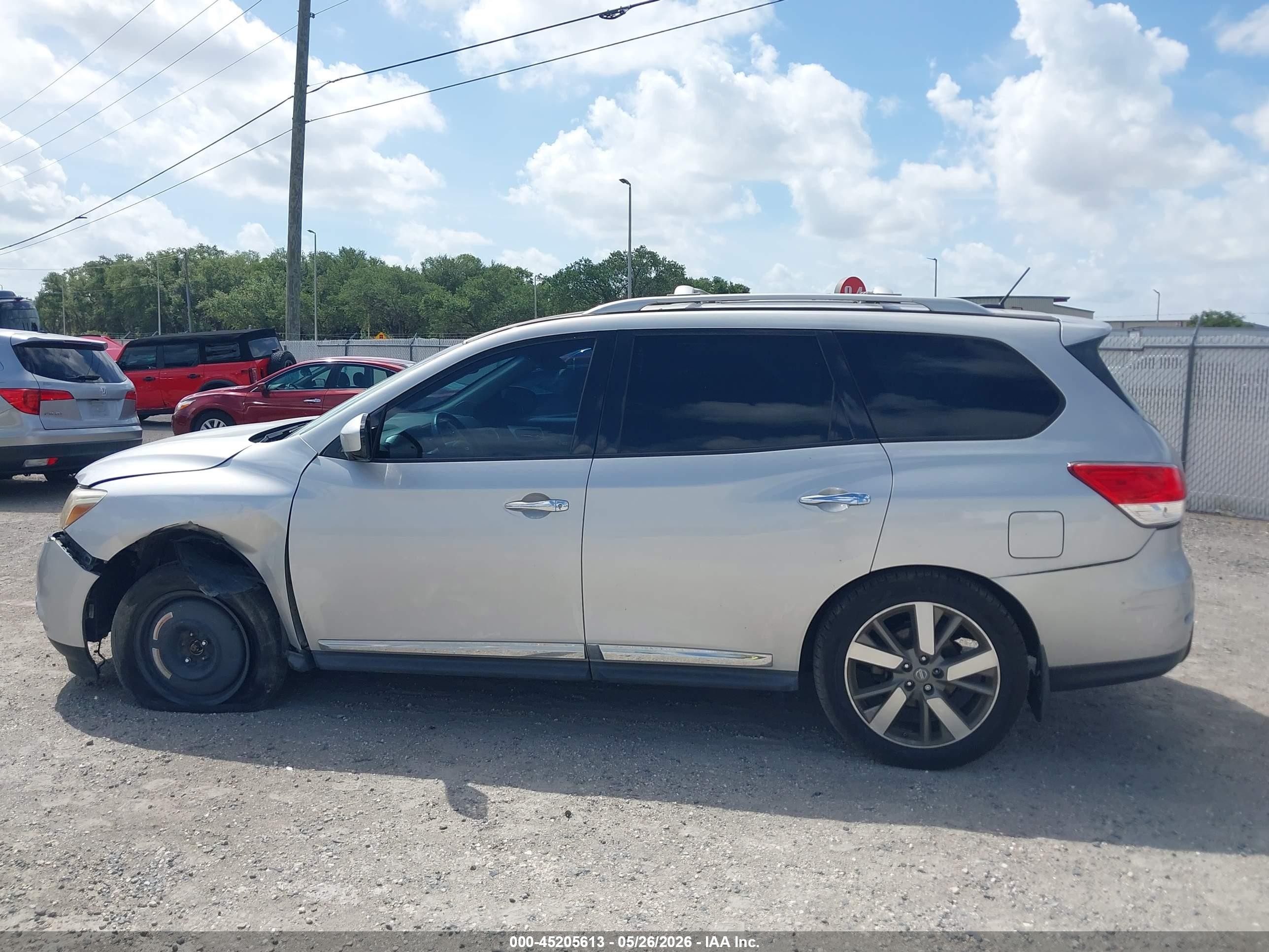 2014 Nissan Pathfinder Platinum Silver vin: 5N1AR2MN8EC704878
